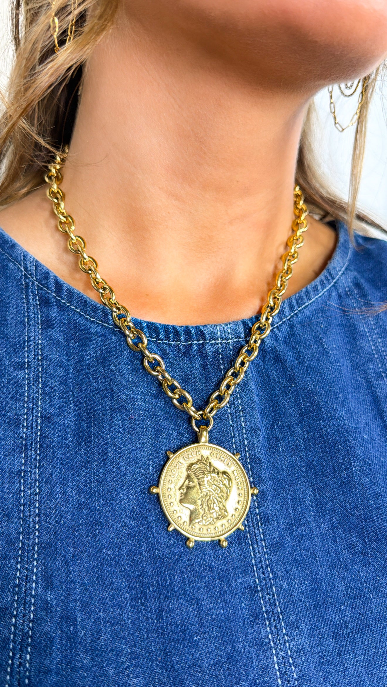 Gold Coin Necklace – Everyday Chic Boutique