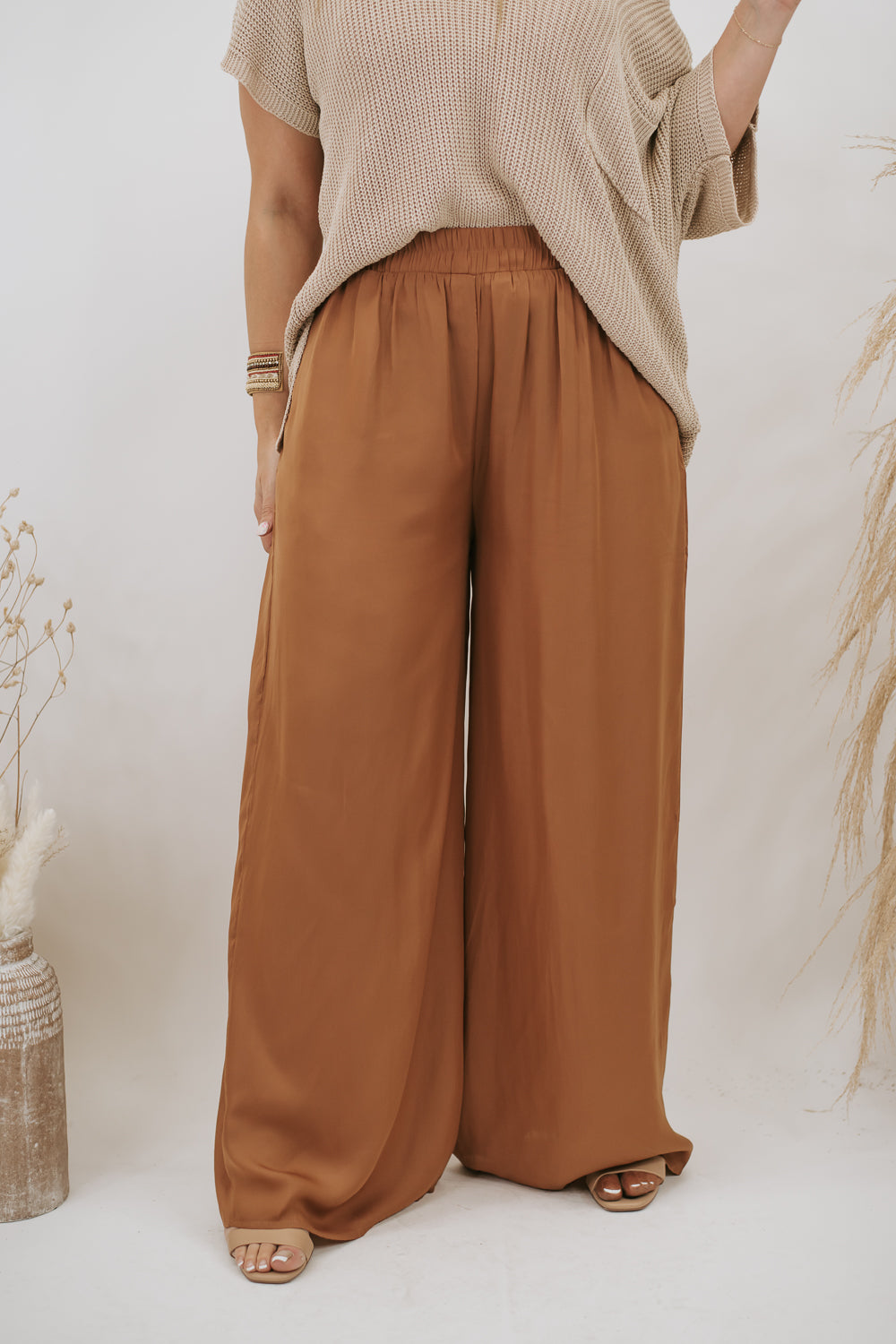 Just Right Satin Pant, Camel – Everyday Chic Boutique