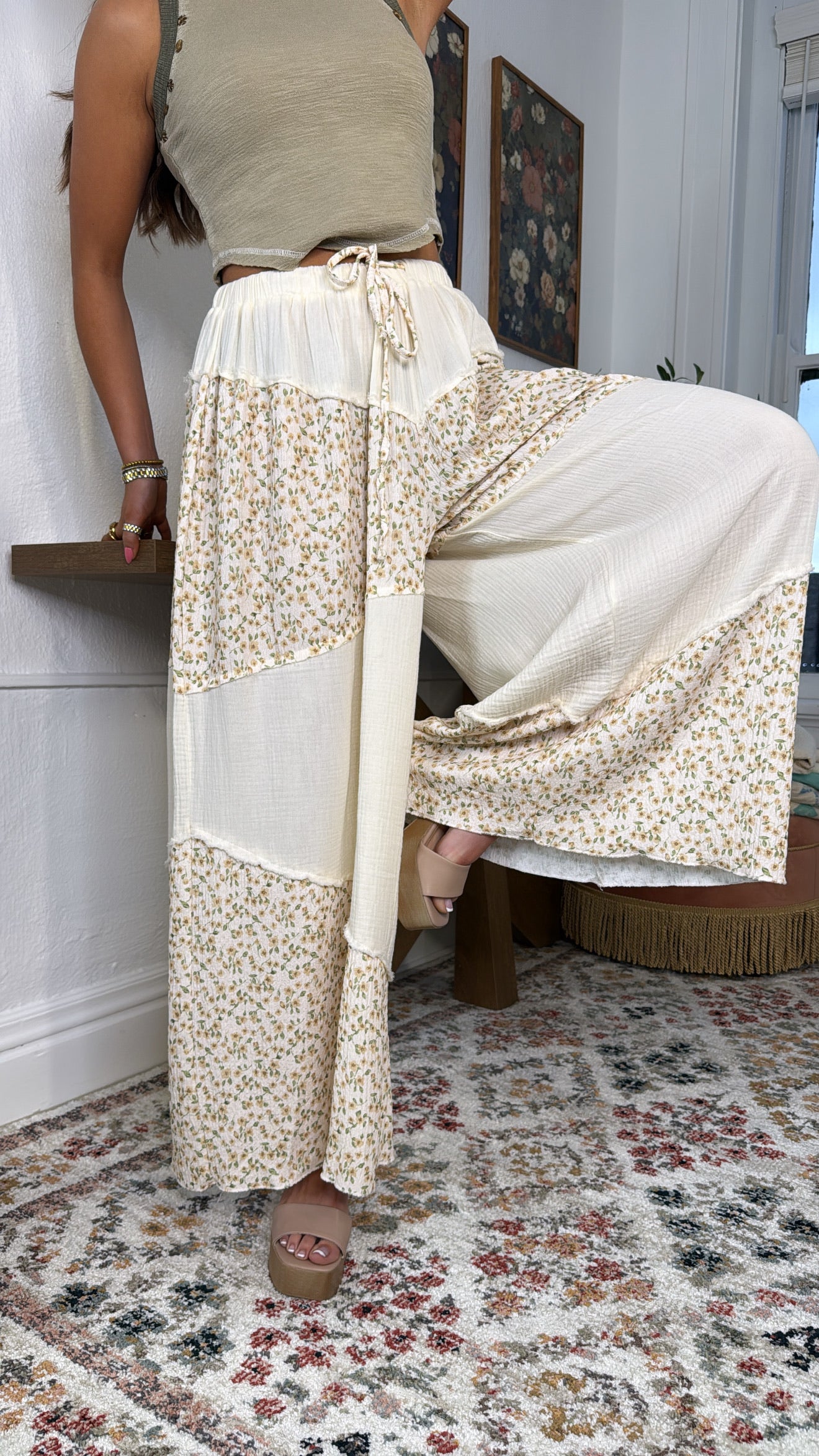 Ivy Oaks Floral Pant, Natural – Everyday Chic Boutique