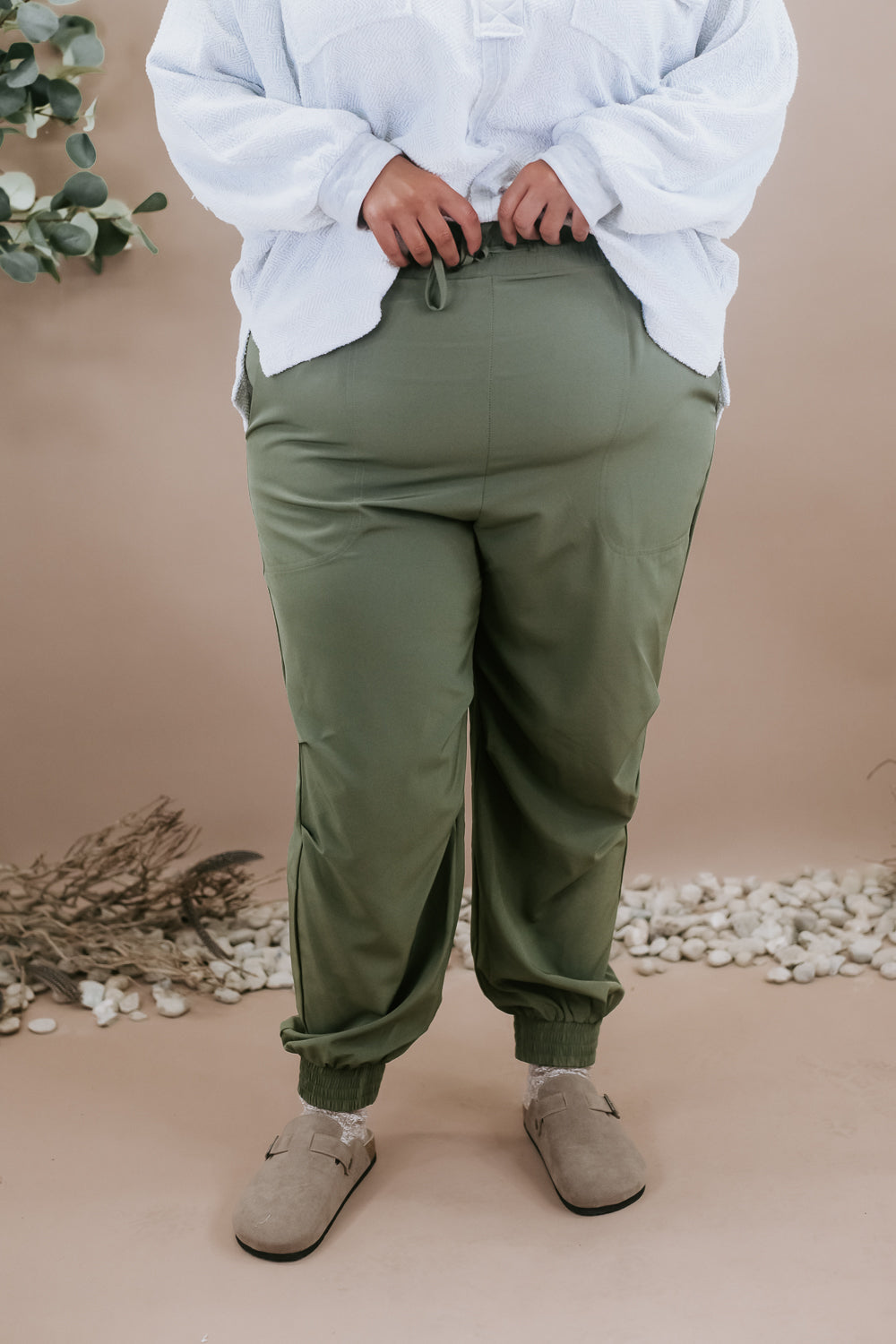 Jump To It Jogger, Olive – Everyday Chic Boutique