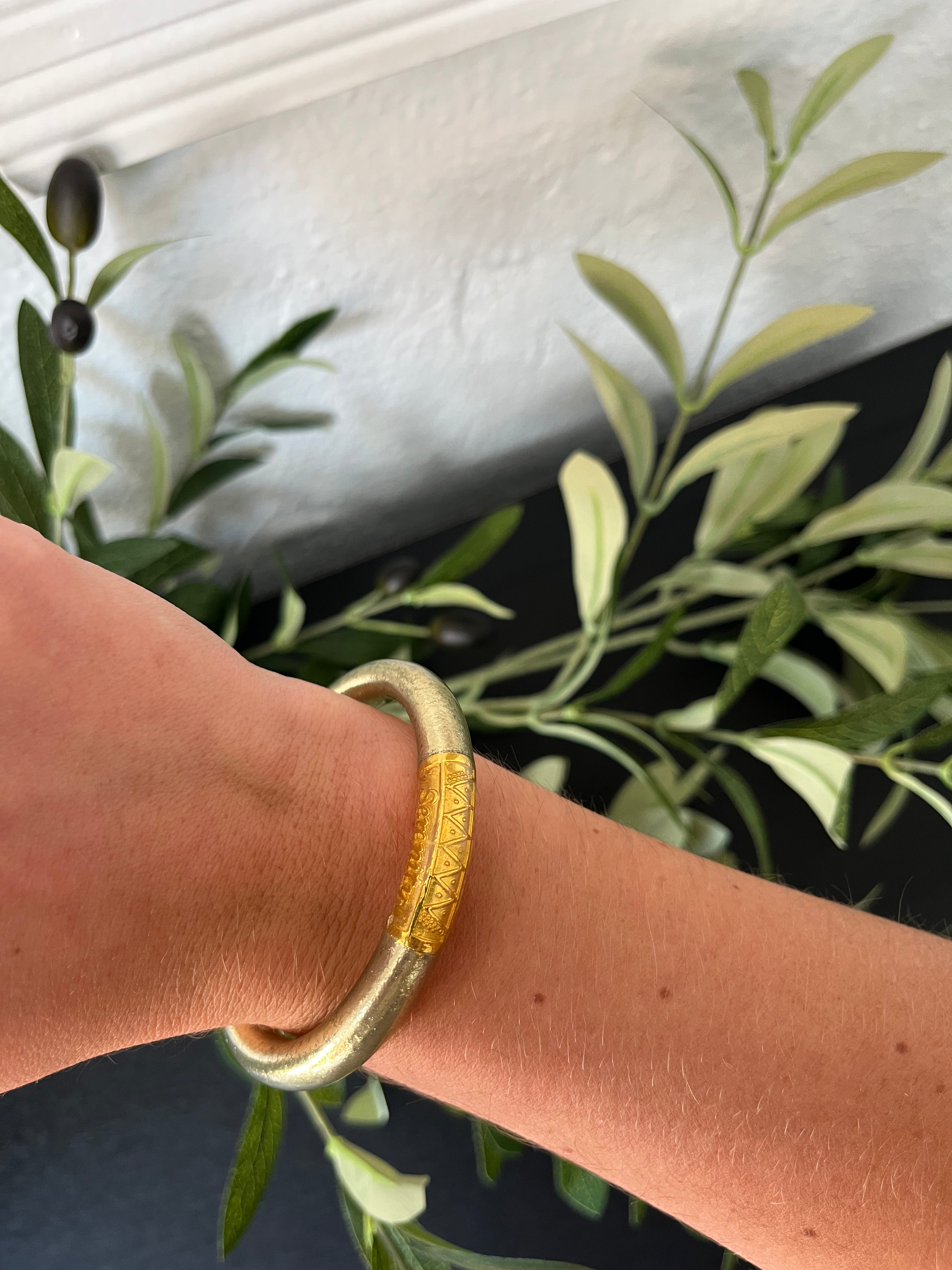 BuDhaGirl: Etoile Tzubbie All Weather Bangle-(awb)- Serenity BuDhaGirl: Etoile Tzubbie All Weather Bangle-(awb)- Serenity