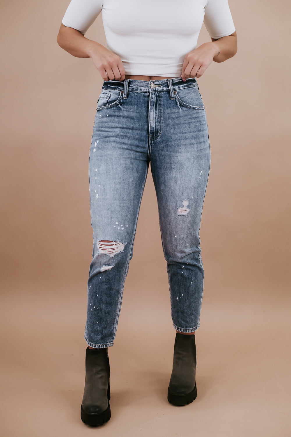 Parker High Rise Mom Jean, Medium KANCAN – Everyday Chic Boutique