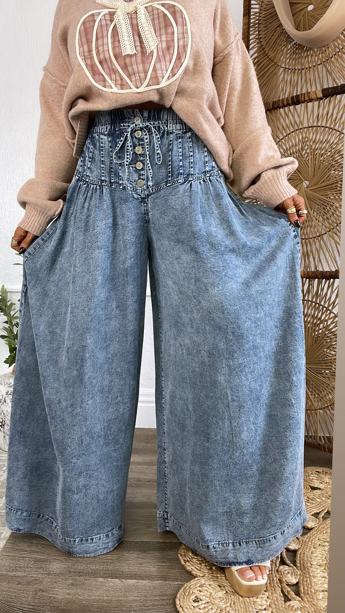 【COLOR iN ID】Rivet washed wide pants Waylon Washed Pintuck Wide Leg Pant – Everyday Chic Boutique