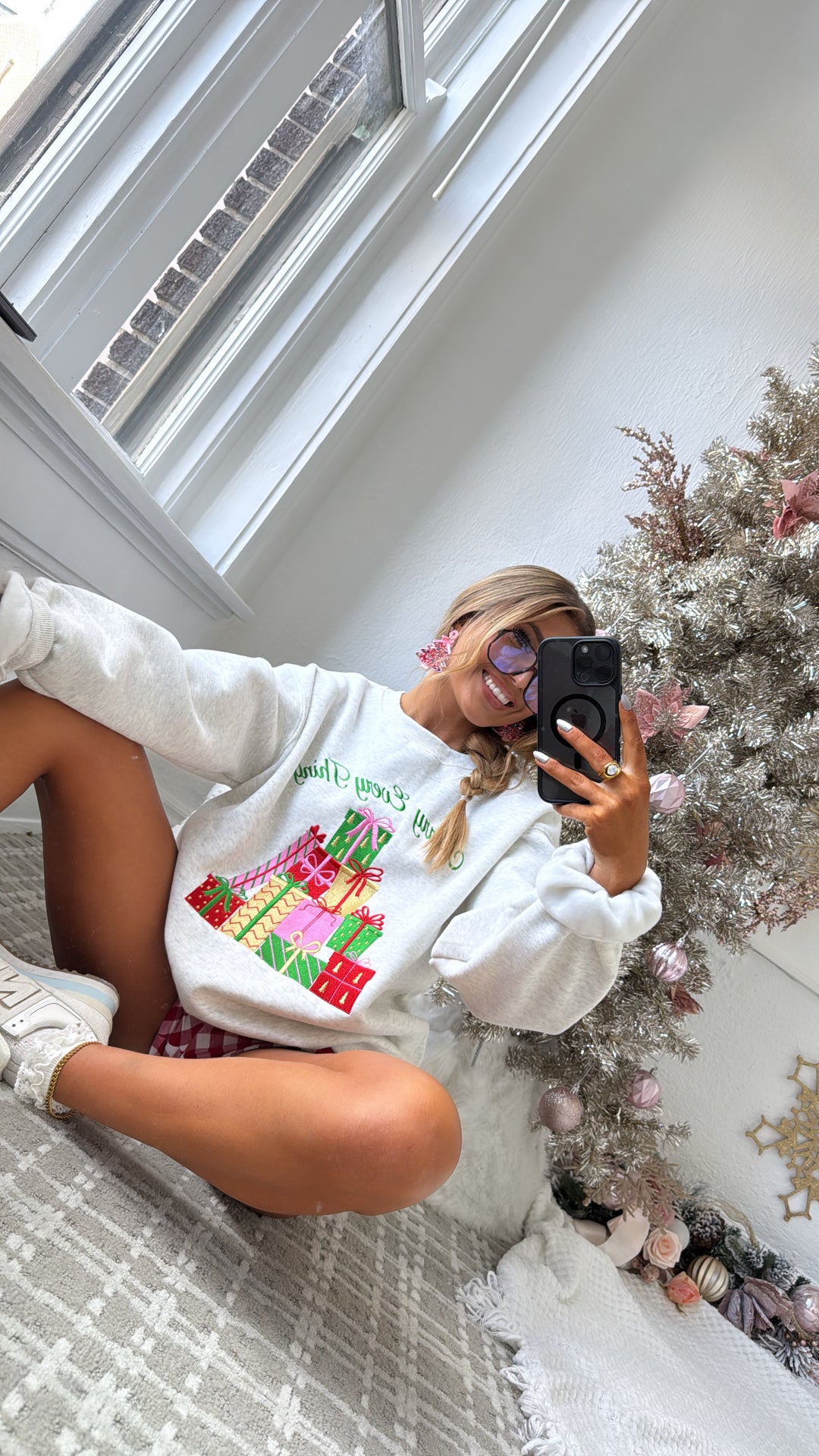 Merry Everything Graphic Crewneck, H. Grey