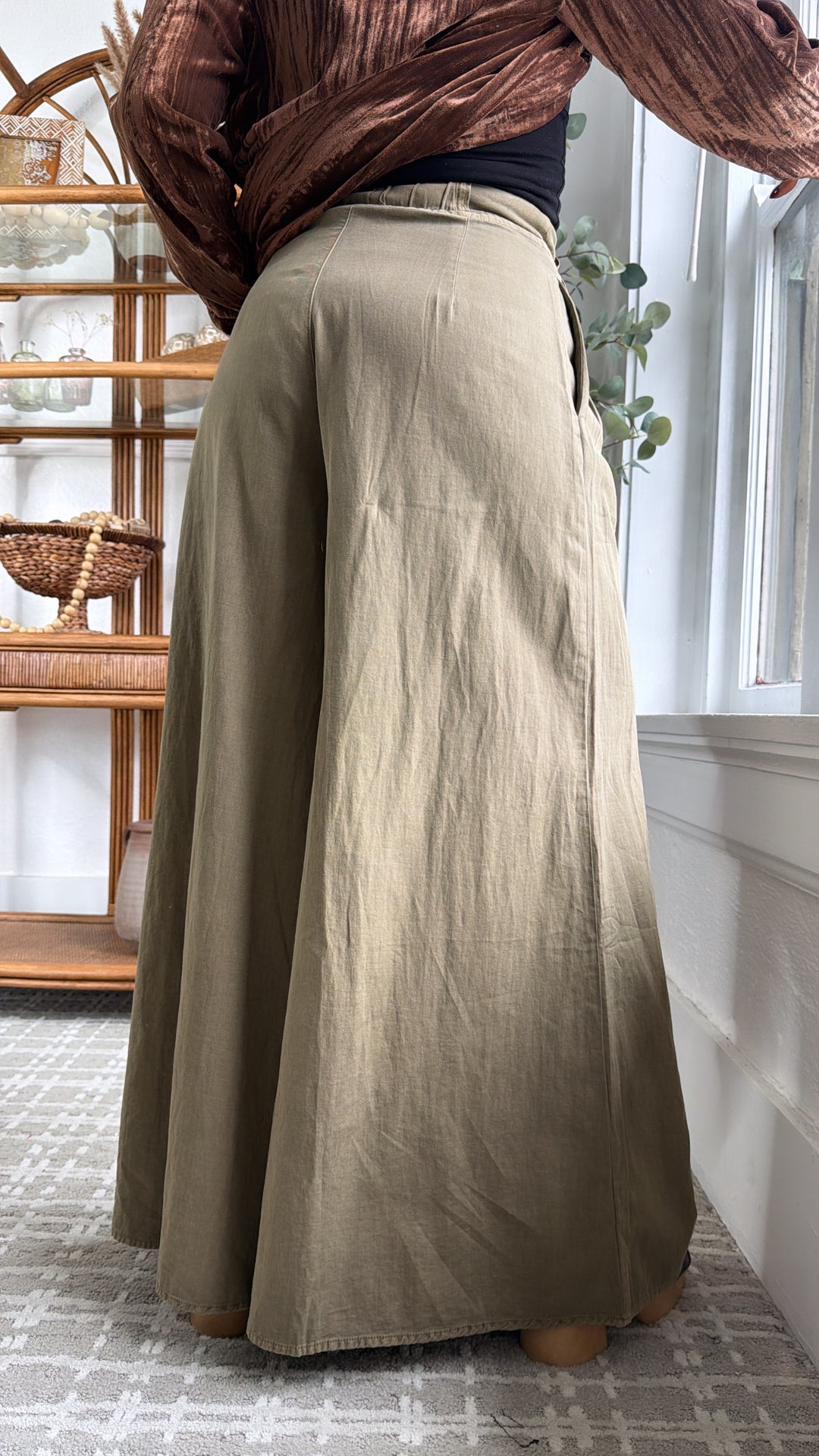 Aged Oak Wide Leg Pant, Olive