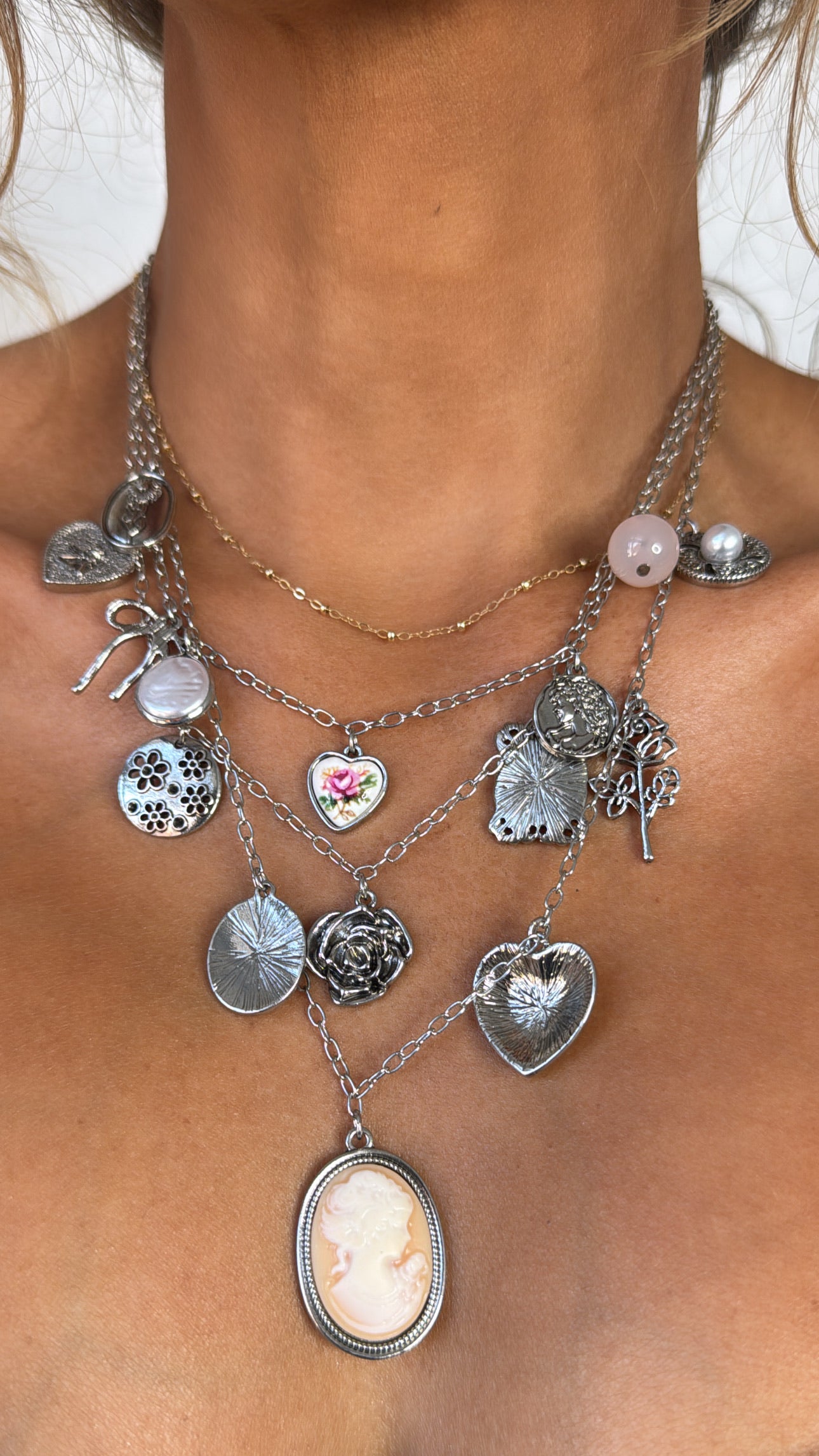 アクセサリー soierie Rose layered necklace Rose Crest Multi Layered Necklace, Silver – Everyday Chic Boutique