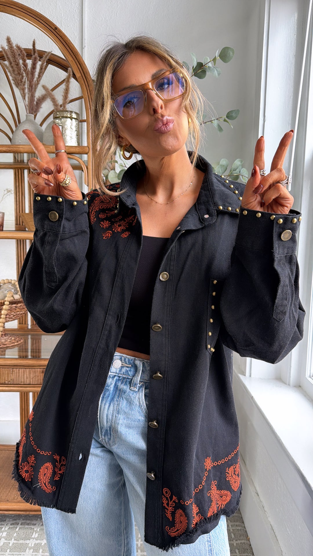 Bronco Bloom Button Up, Black Multi