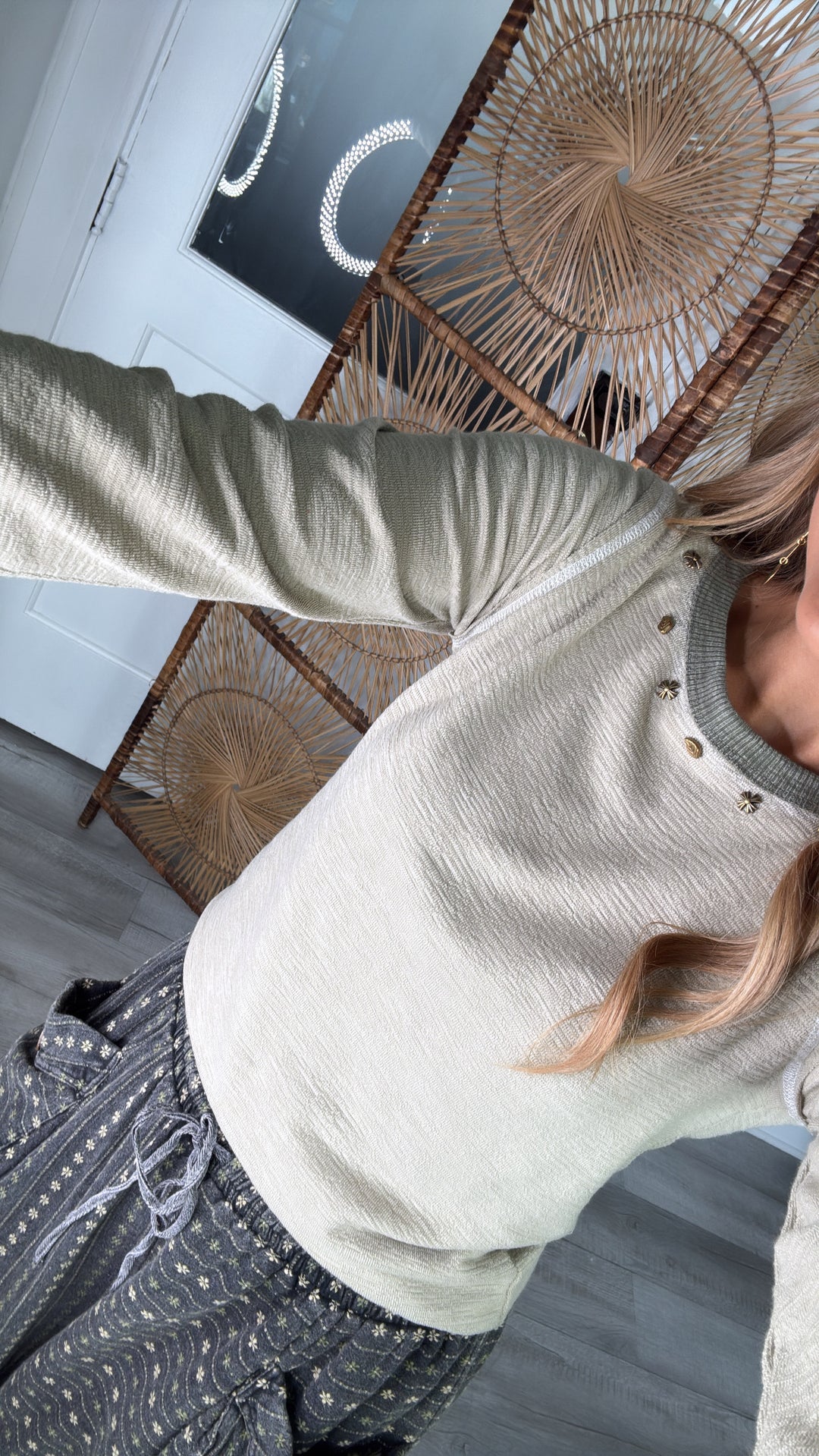 Studded Long Sleeve Basic, Olive