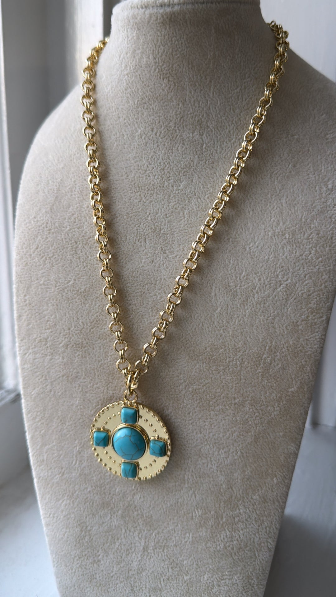 Treasure Jewels: Azure Pendant Necklace