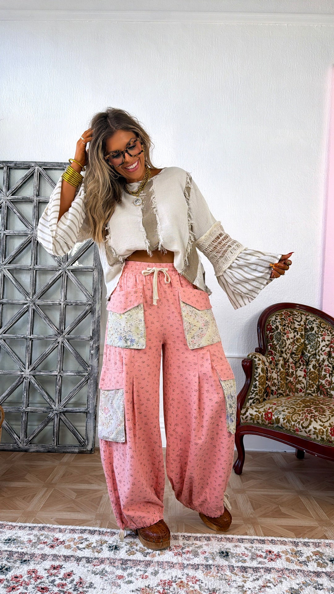 Floral Eyelet Pocket Jogger, Pale Pink