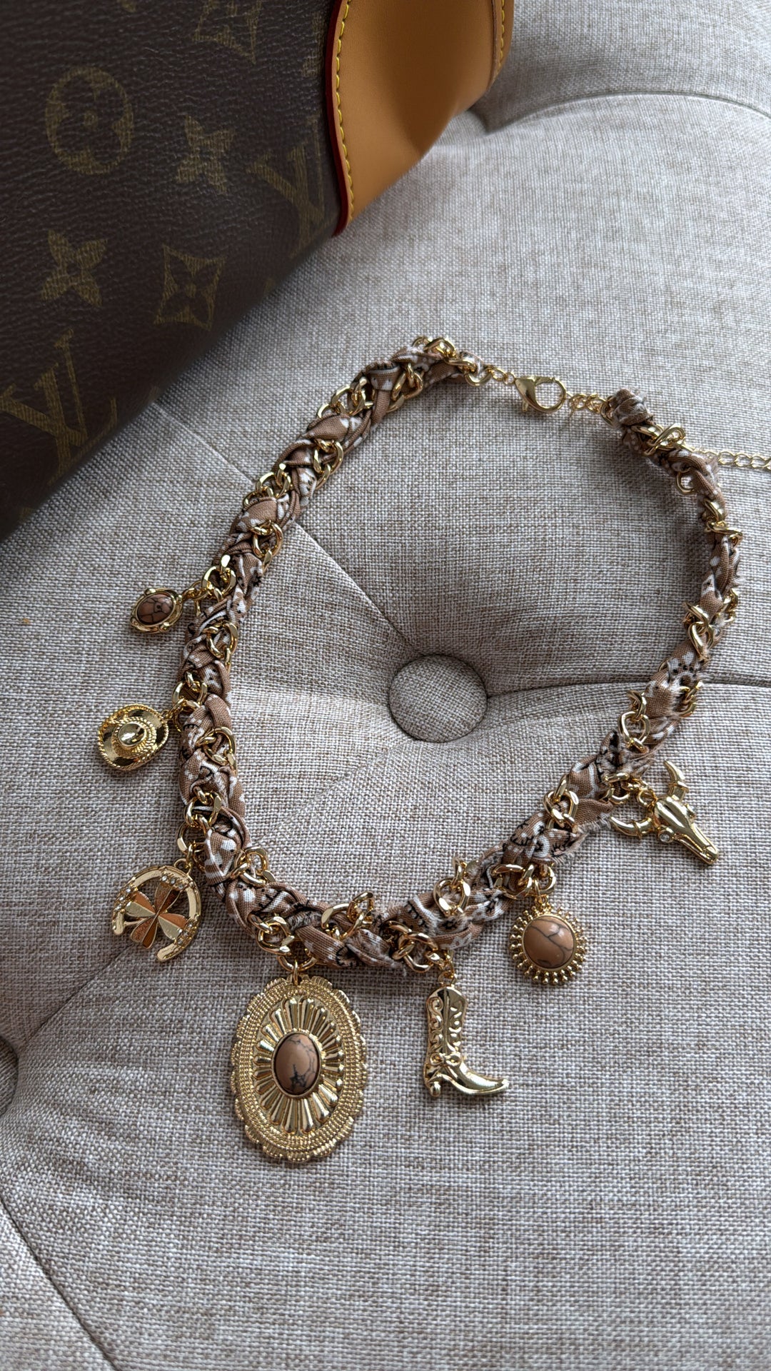 Western Charm Necklace, Beige/Gold
