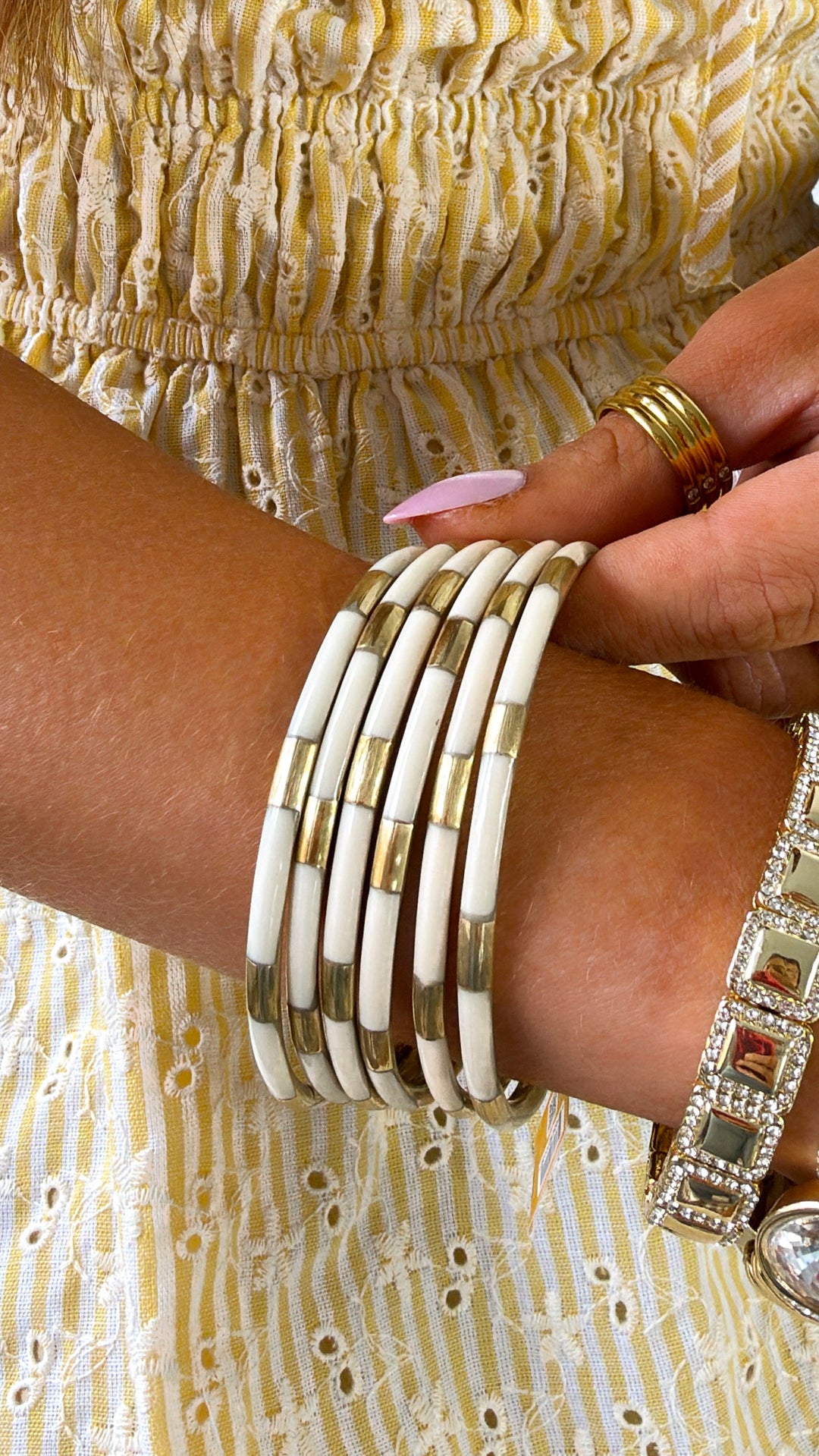 BuDhaGirl: Veda Bangles- set of 6- Ivory