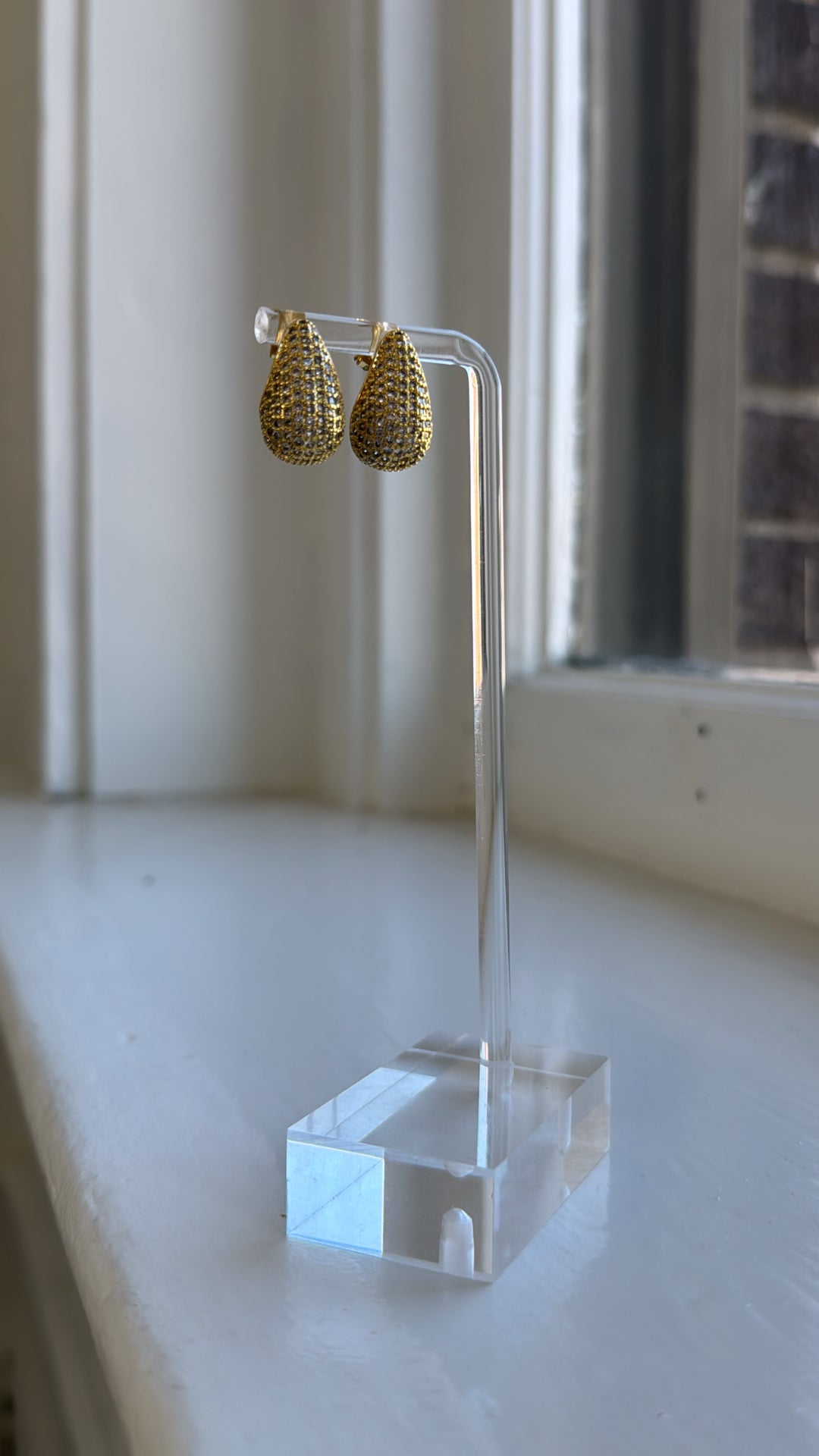 Treasure Jewels: Teardrop Glam Gold