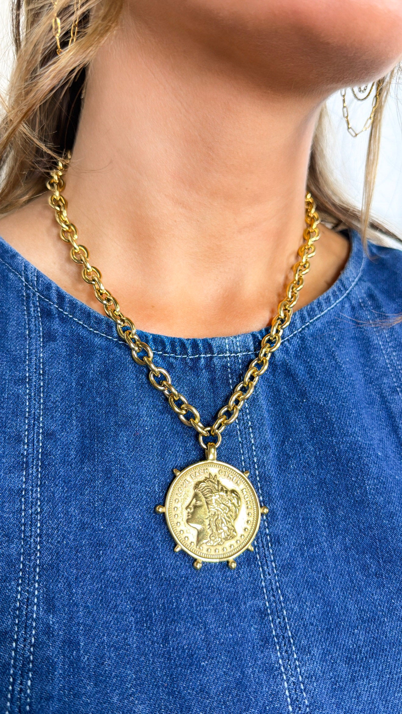Gold Coin Necklace – Everyday Chic Boutique
