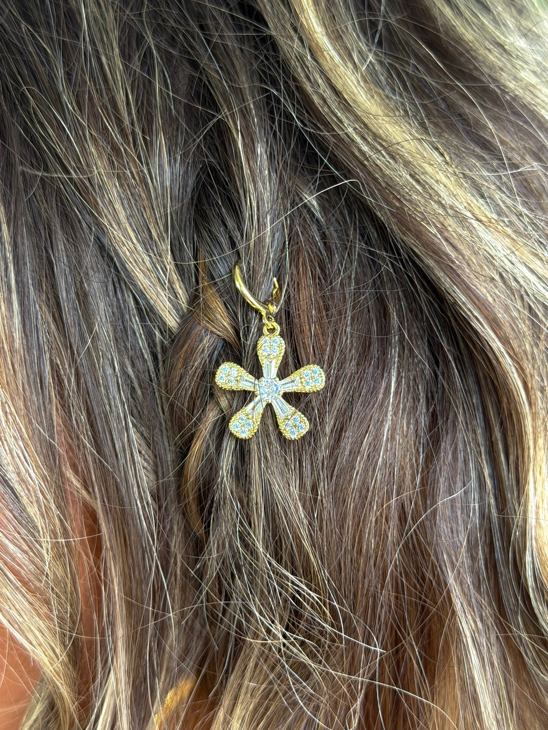 Treasure Jewels: Amore Flower Charm