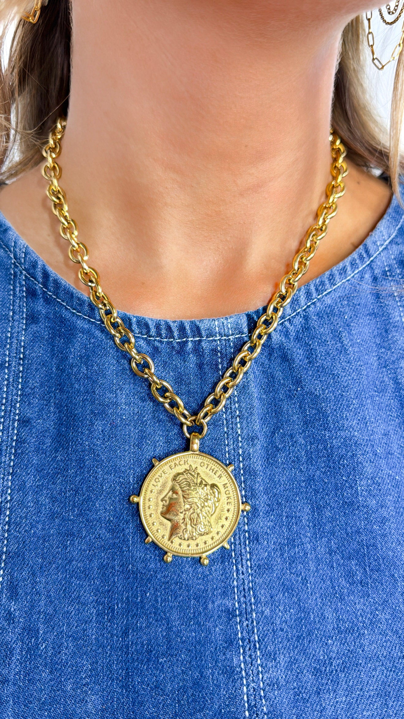 Gold Coin Necklace – Everyday Chic Boutique