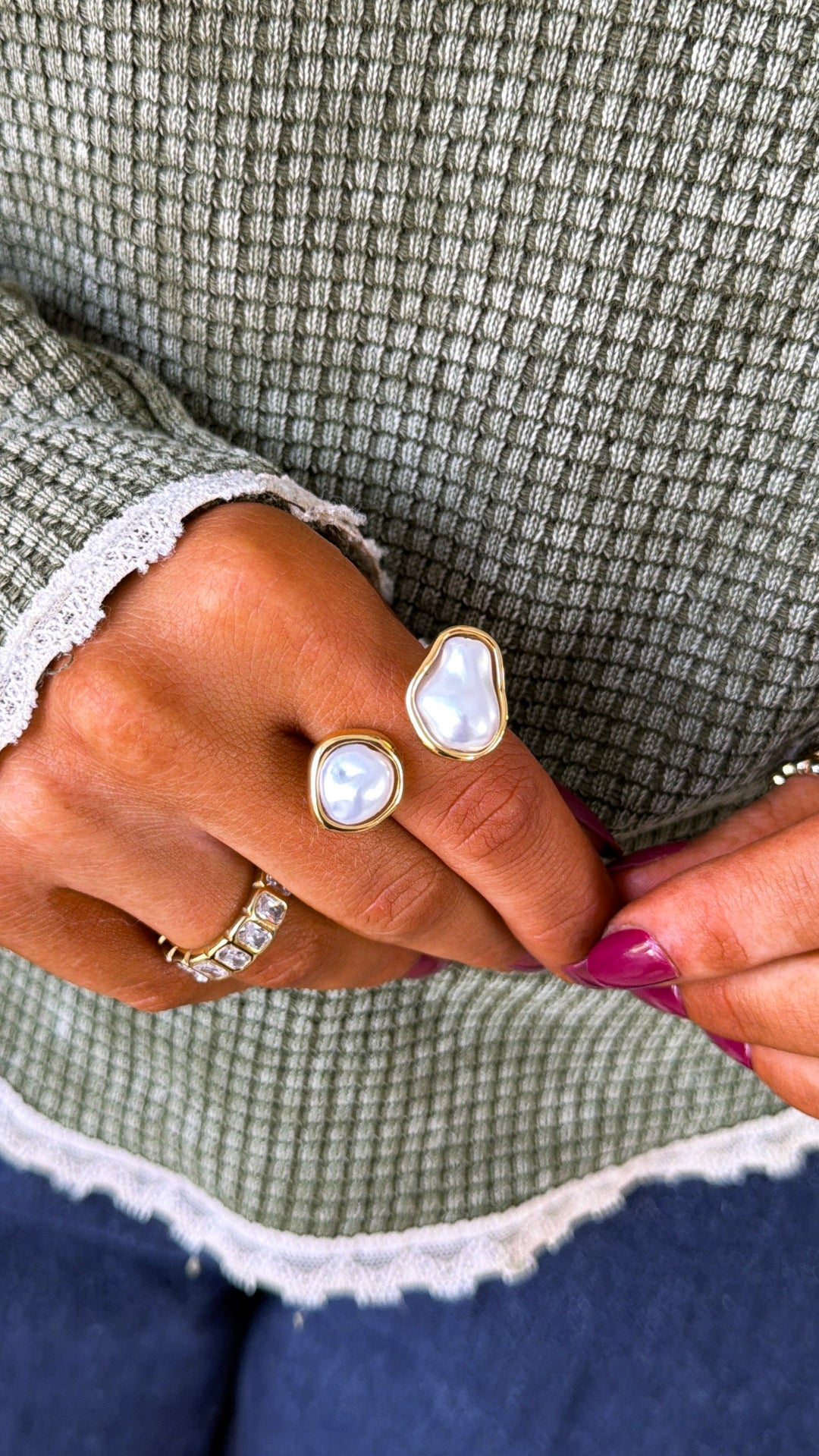Pearl & Light Gold Ring