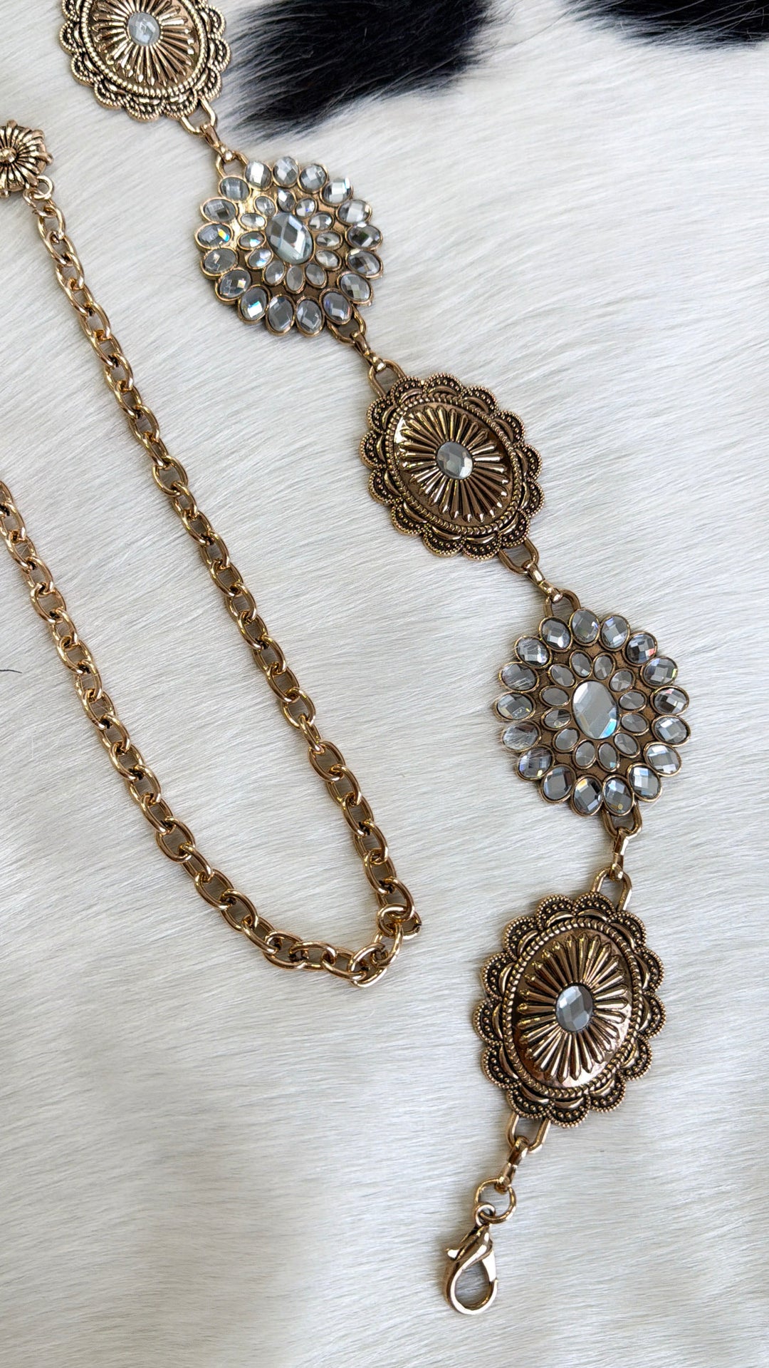 Boho Floral Concho Chain Belt, Clear – Everyday Chic Boutique display picture 1