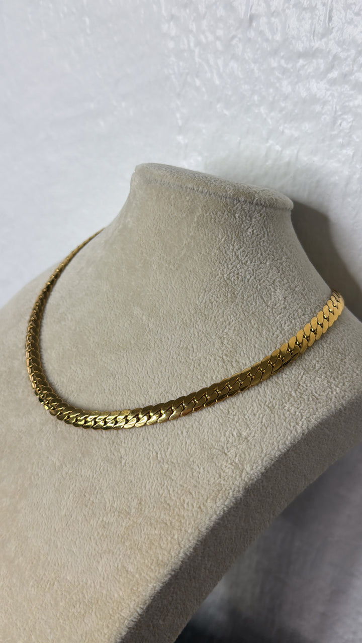 Thin Shiny Gold Necklace
