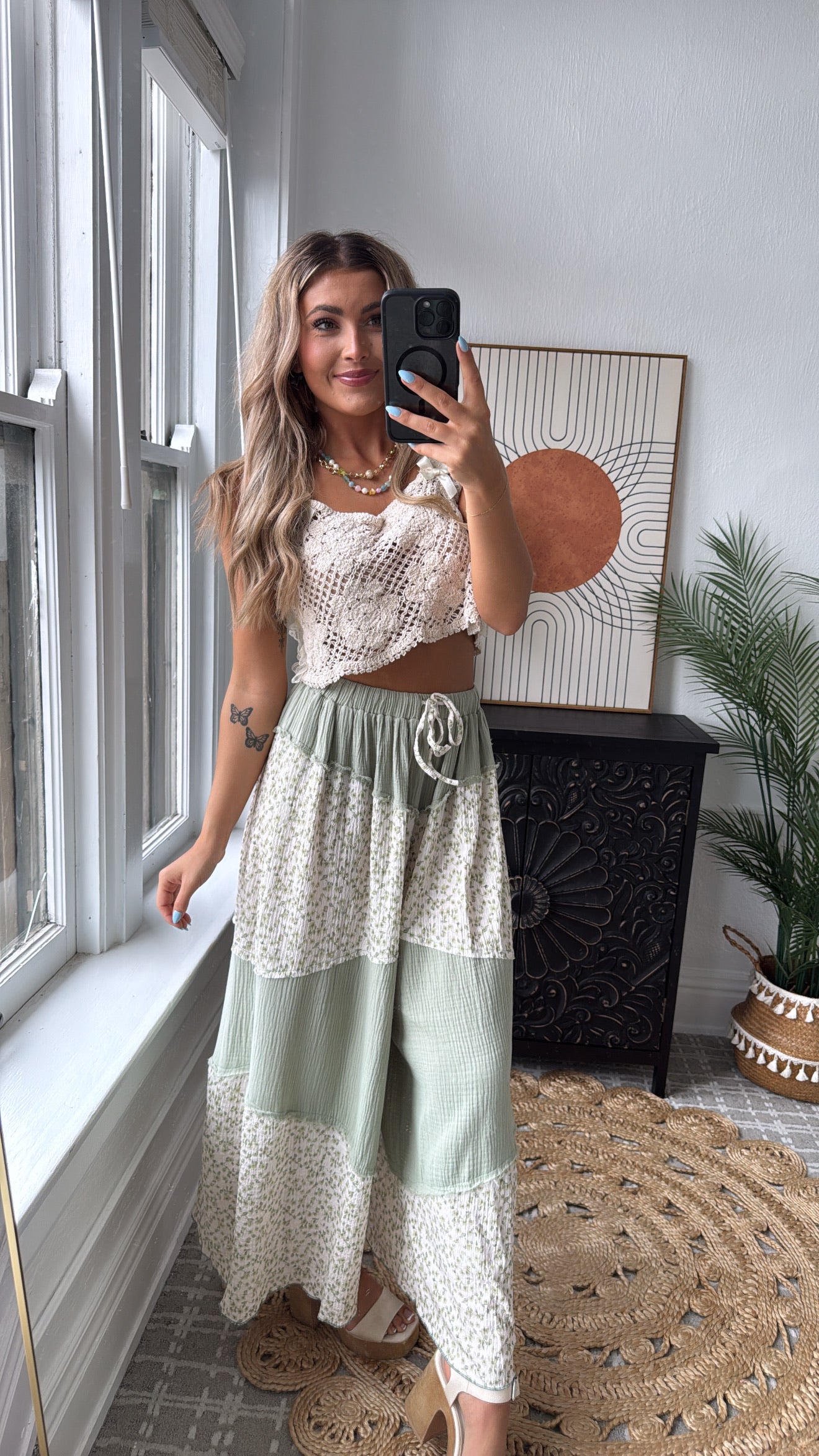 Ivy Oaks Floral Pant, Pistachio – Everyday Chic Boutique