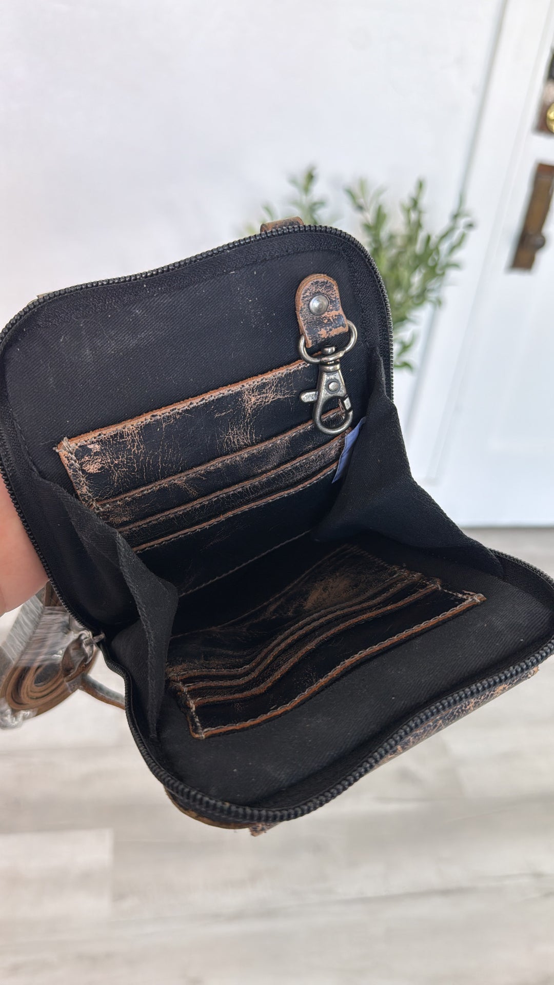 Bedstu Alelike, Black Lux