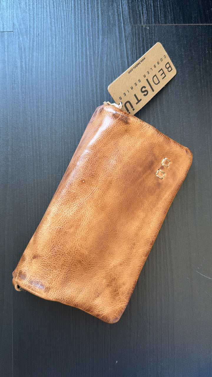 BedStu Cadence Crossbody, Tan Rustic