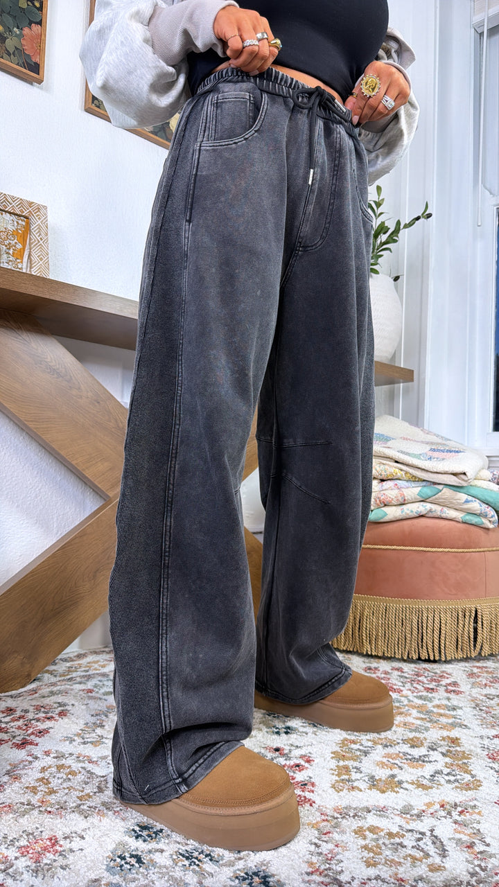 Trend Setter Barrel Leg Sweatpant, Black