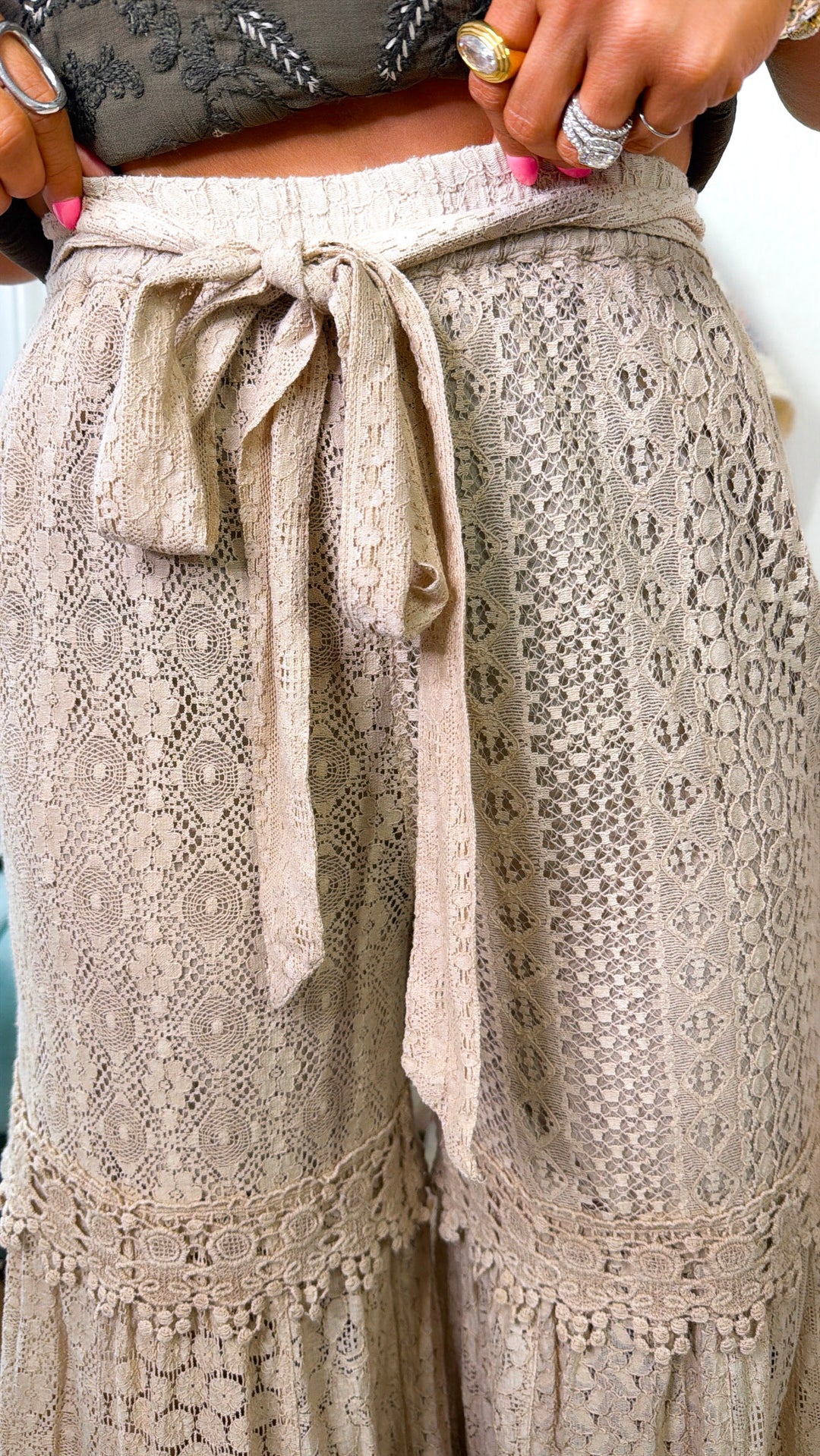 Meadow Curve Lace Tiered Pant, Beige