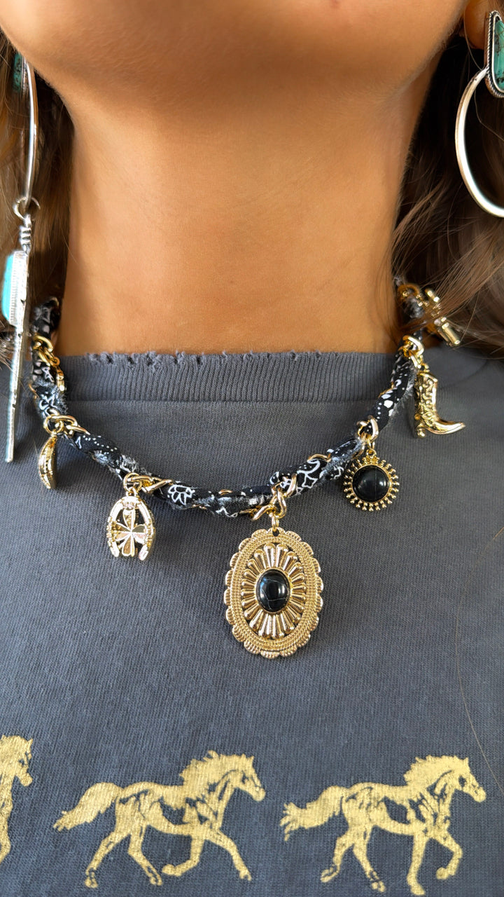 Western Charm Necklace, Black/Gold
