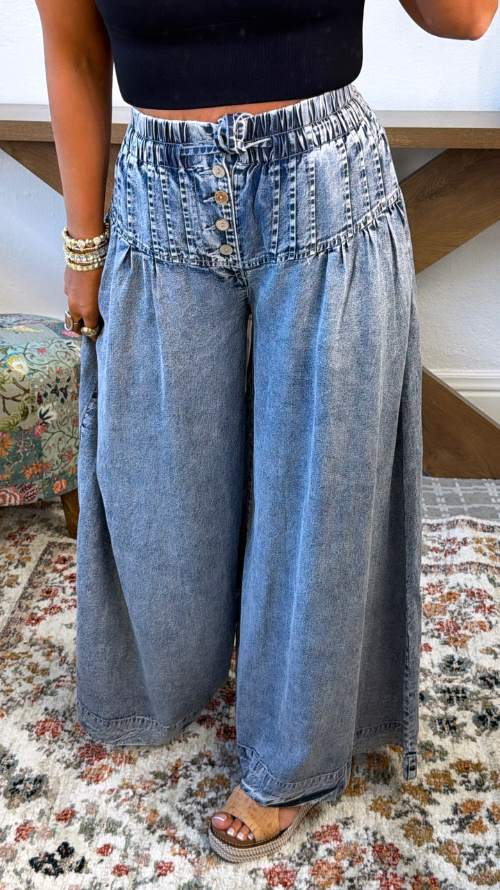Waylon Washed Pintuck Wide Leg Pant