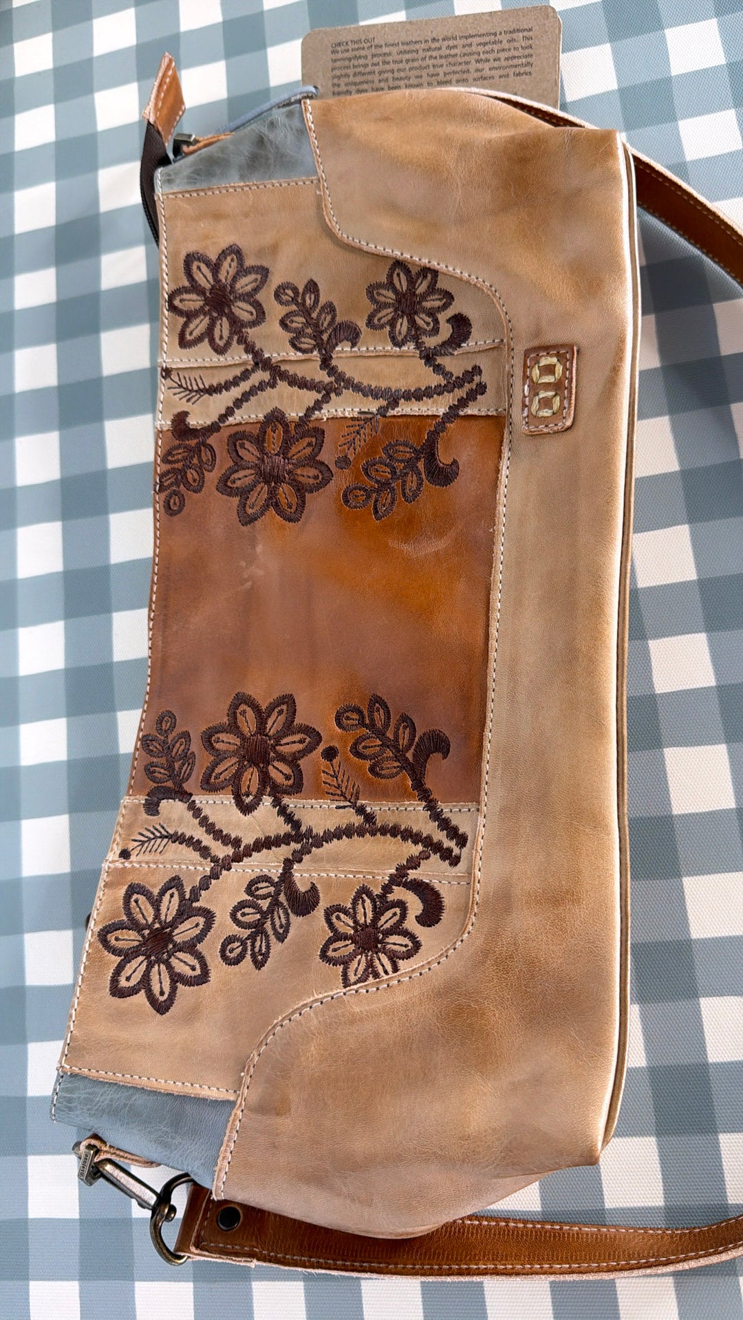 Bedstu Hyperbolic, Desert Stone Rustic