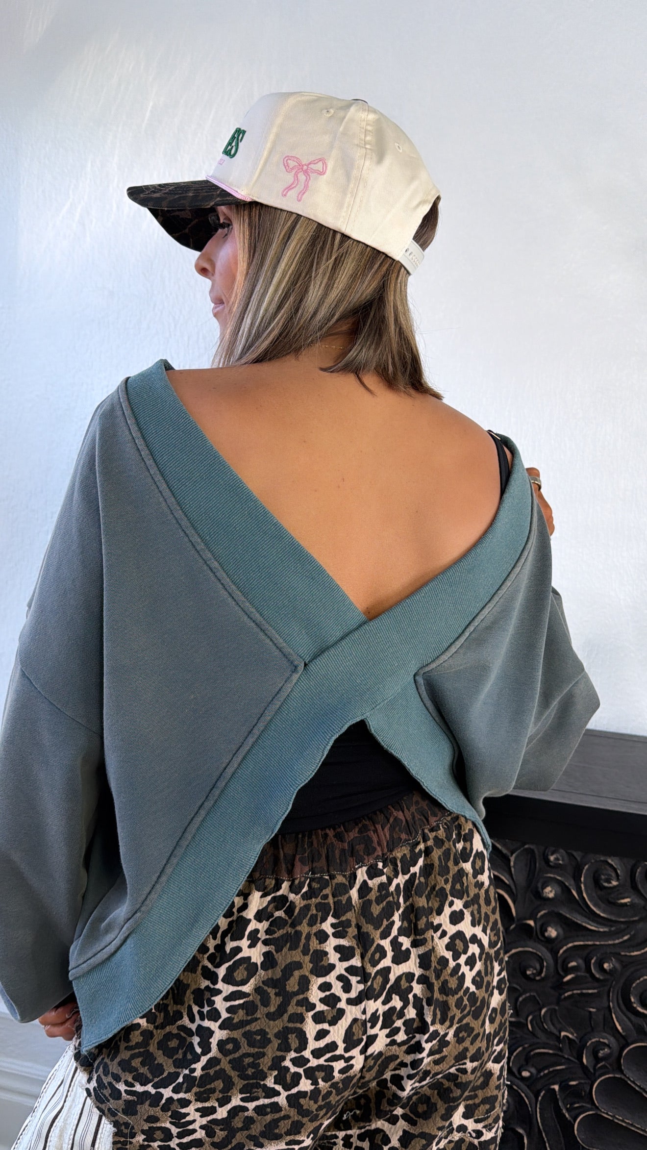 Criss Cross Reversible Sweatshirt, Vintage Moss – Everyday Chic