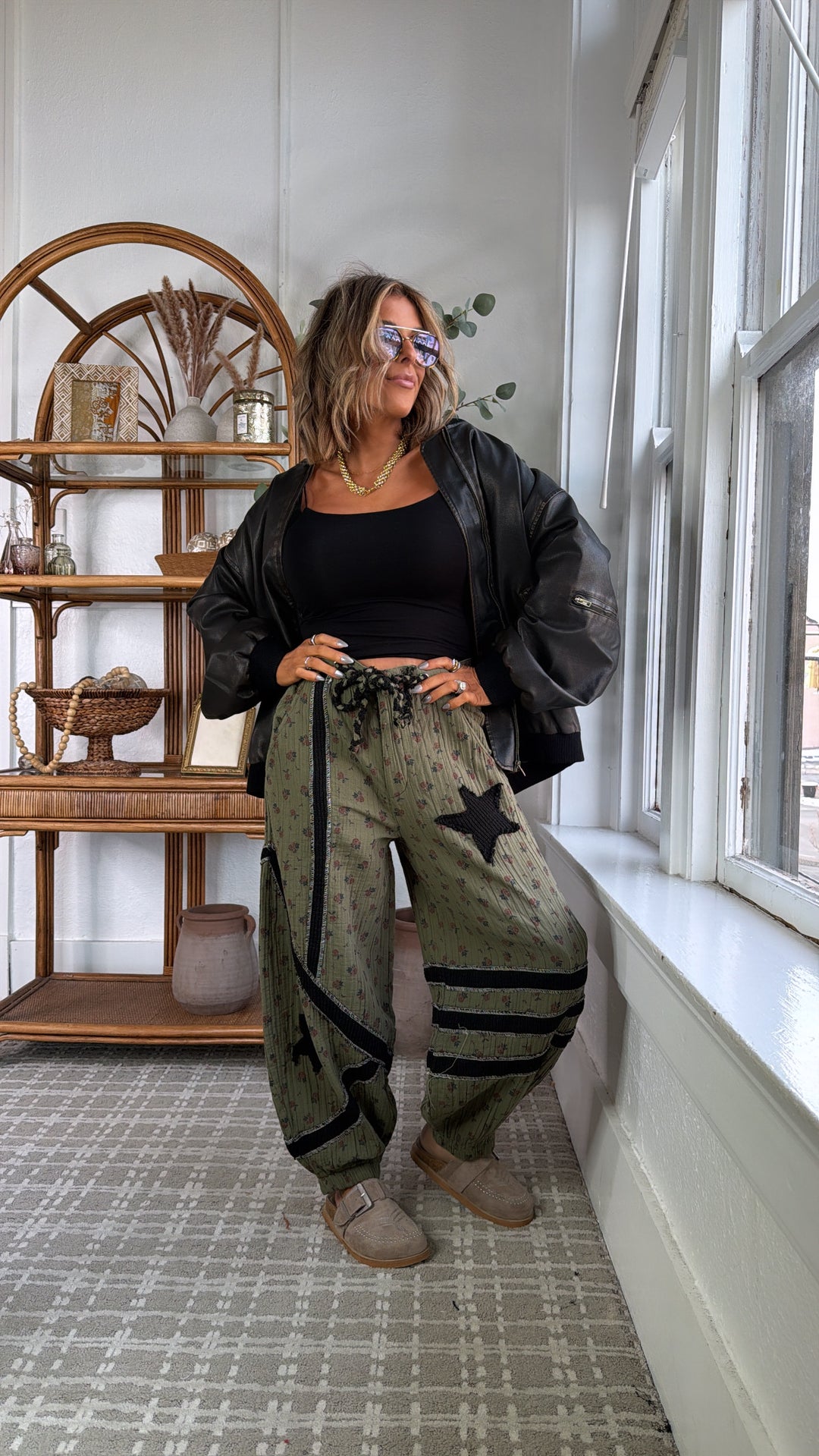 Sunlit Sol Barrel Jogger, Moss Green/ Black