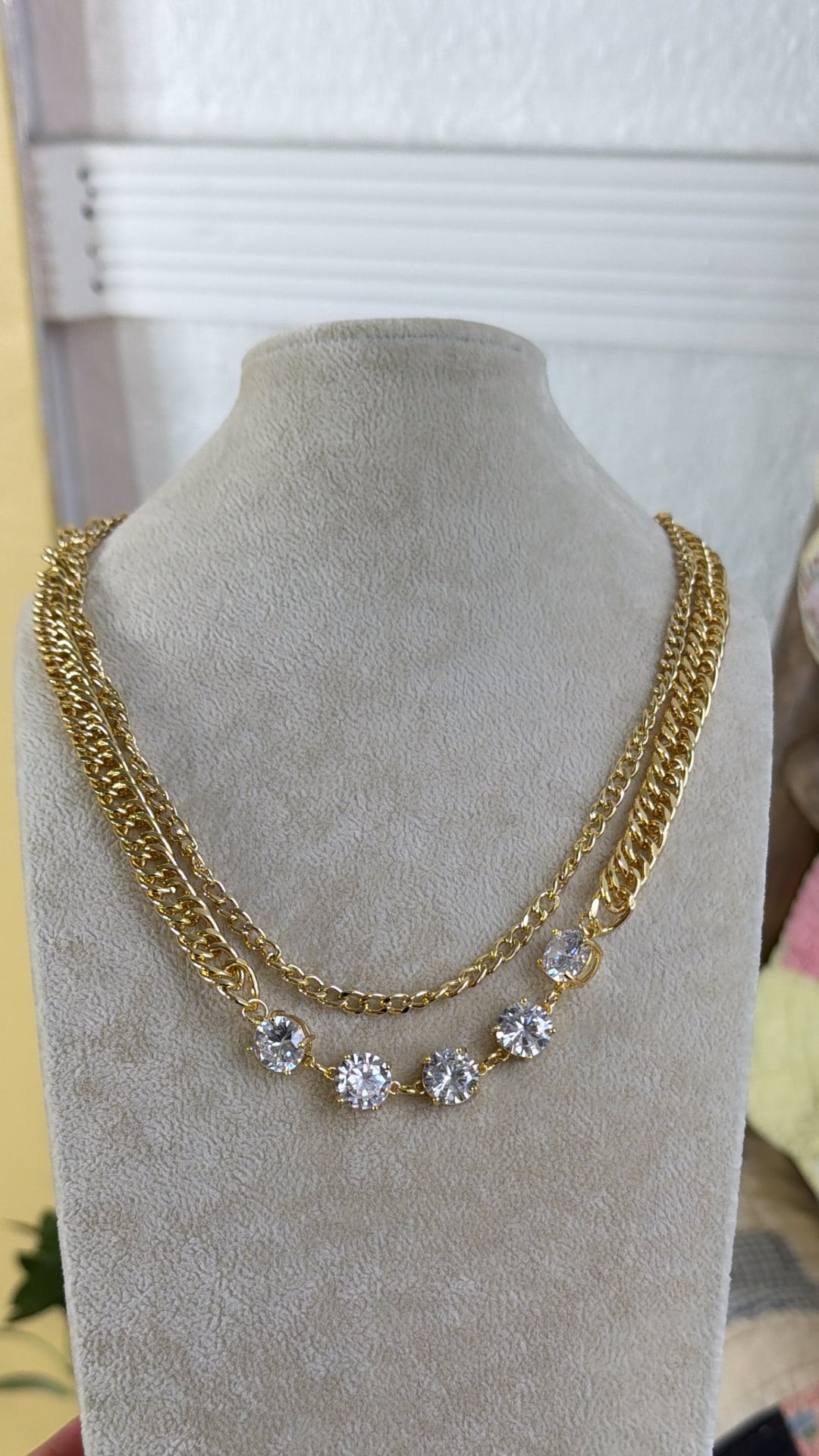 Treasure Jewels: Diamond Glow Necklace