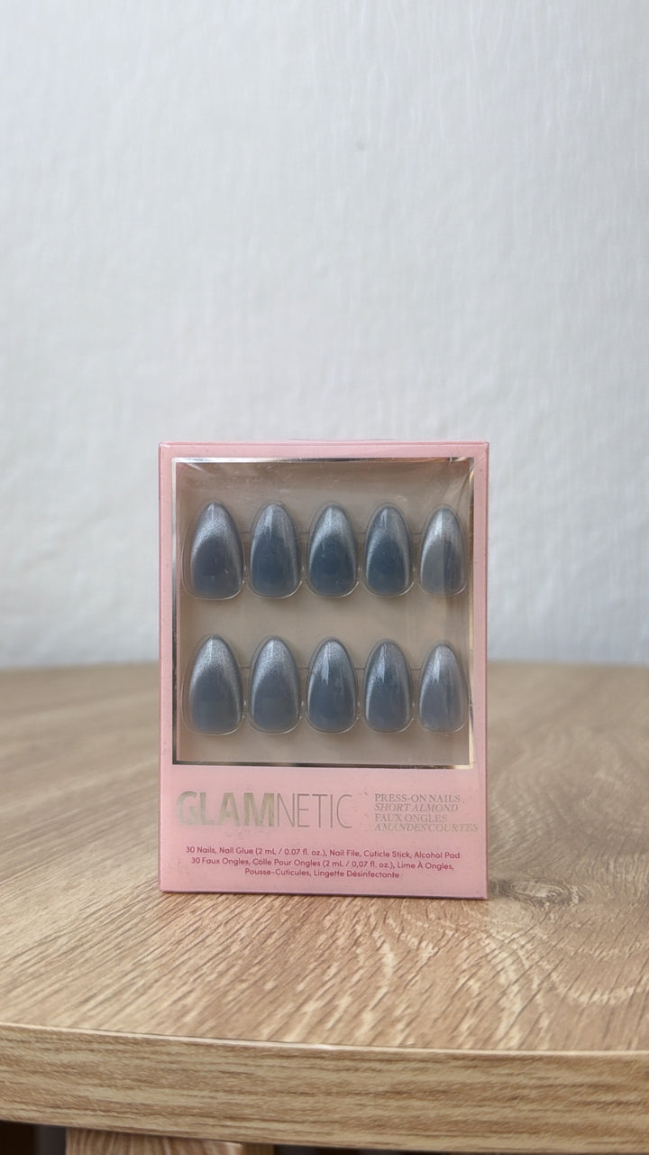Glamnetic Press On Nails, Baby Blues