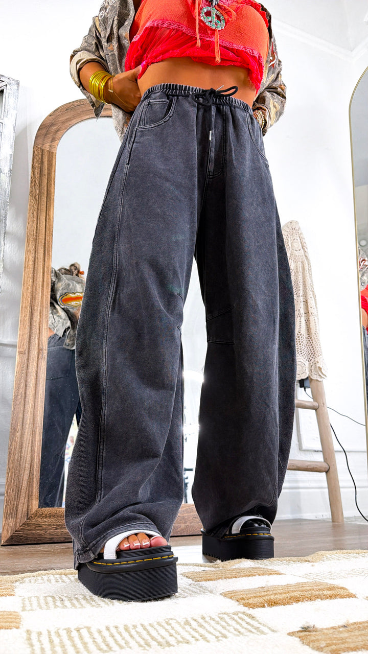 Trend Setter Barrel Leg Sweatpant, Black