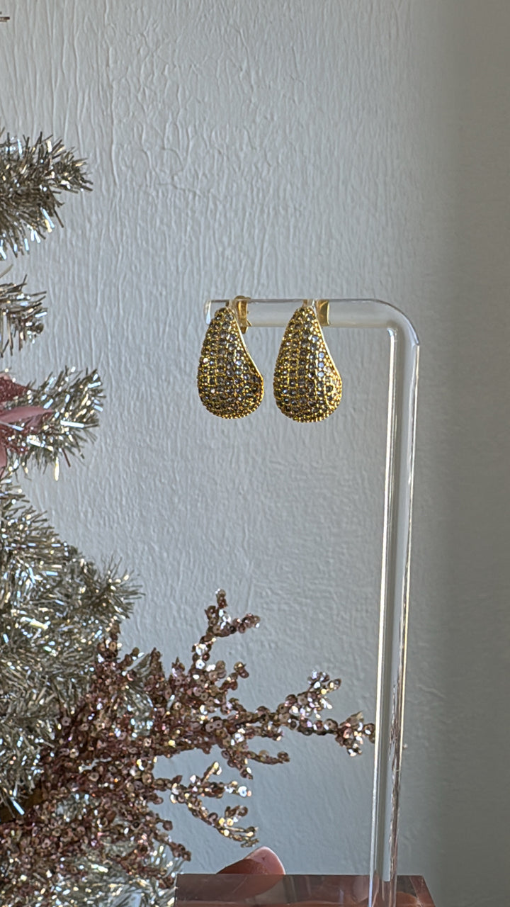 Treasure Jewels: Teardrop Glam Gold