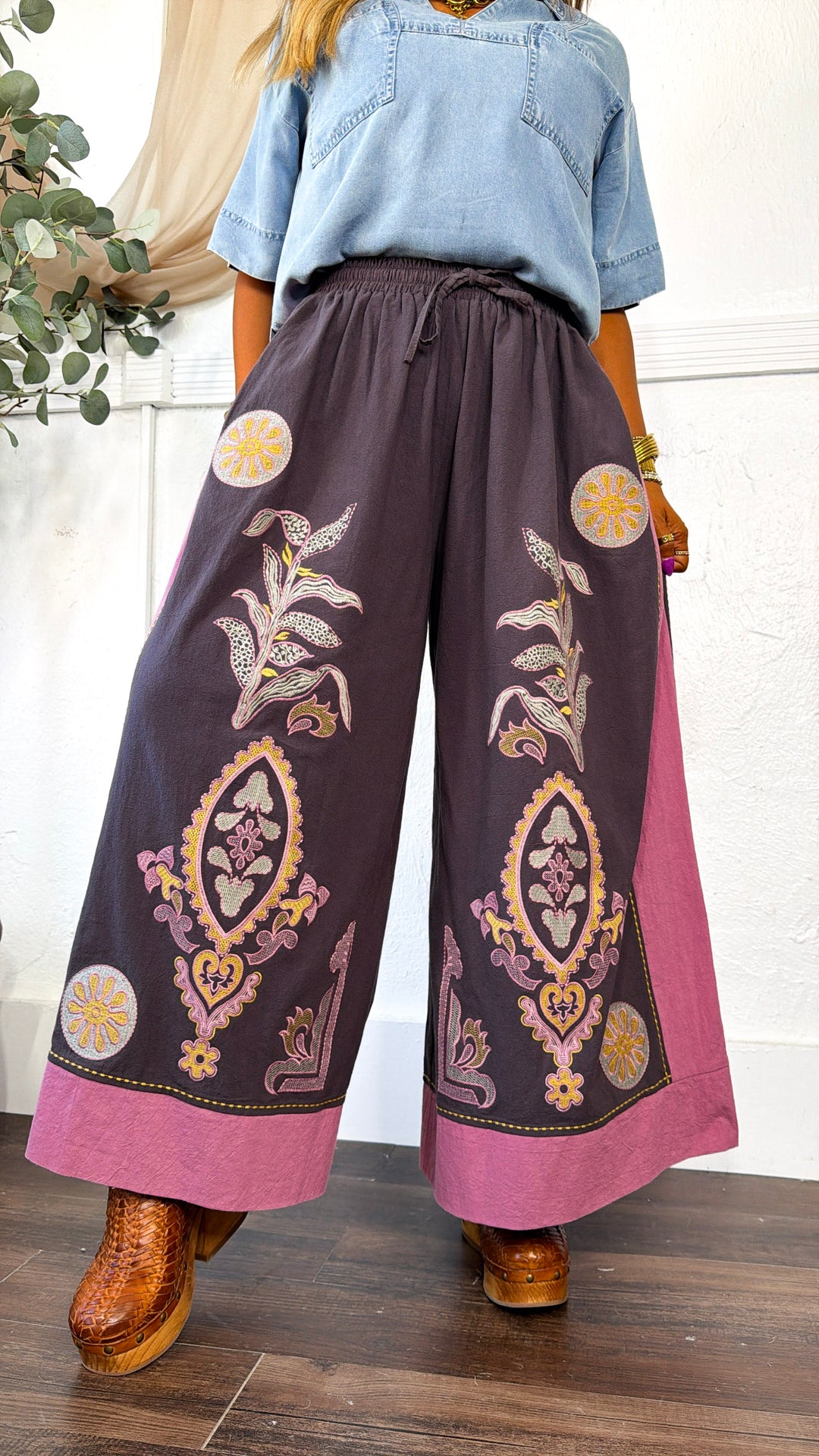 Olive Breeze Pants, Charcoal