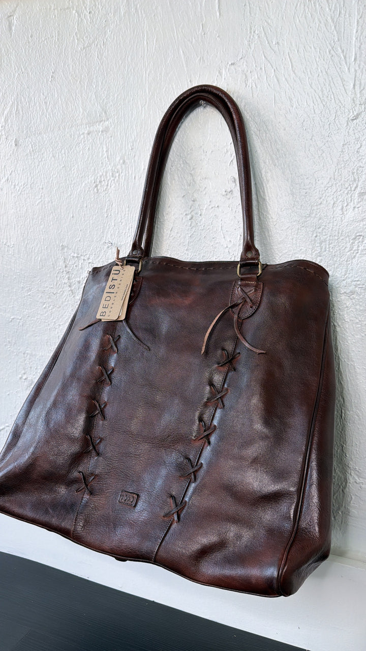 Bedstu Rebekah, Teak Dip Dye