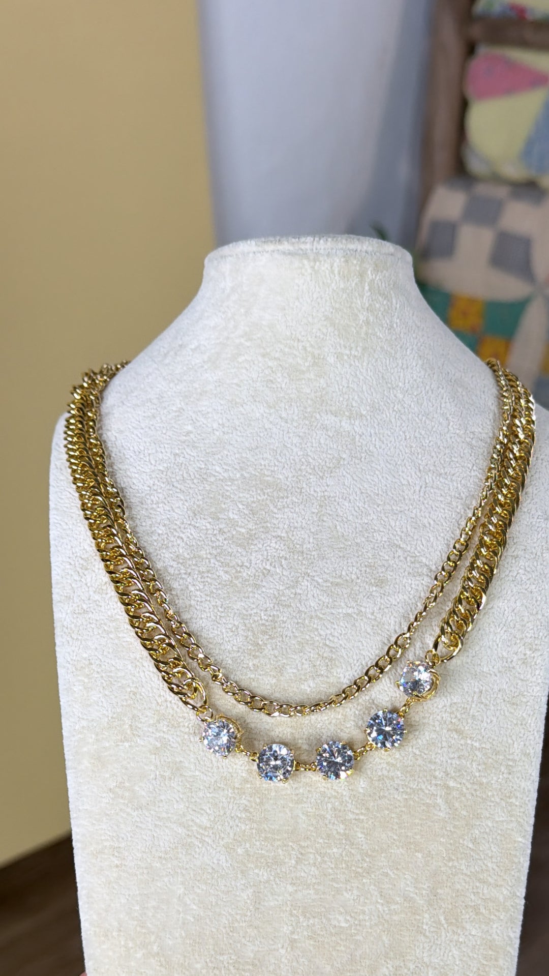 Treasure Jewels: Diamond Glow Necklace