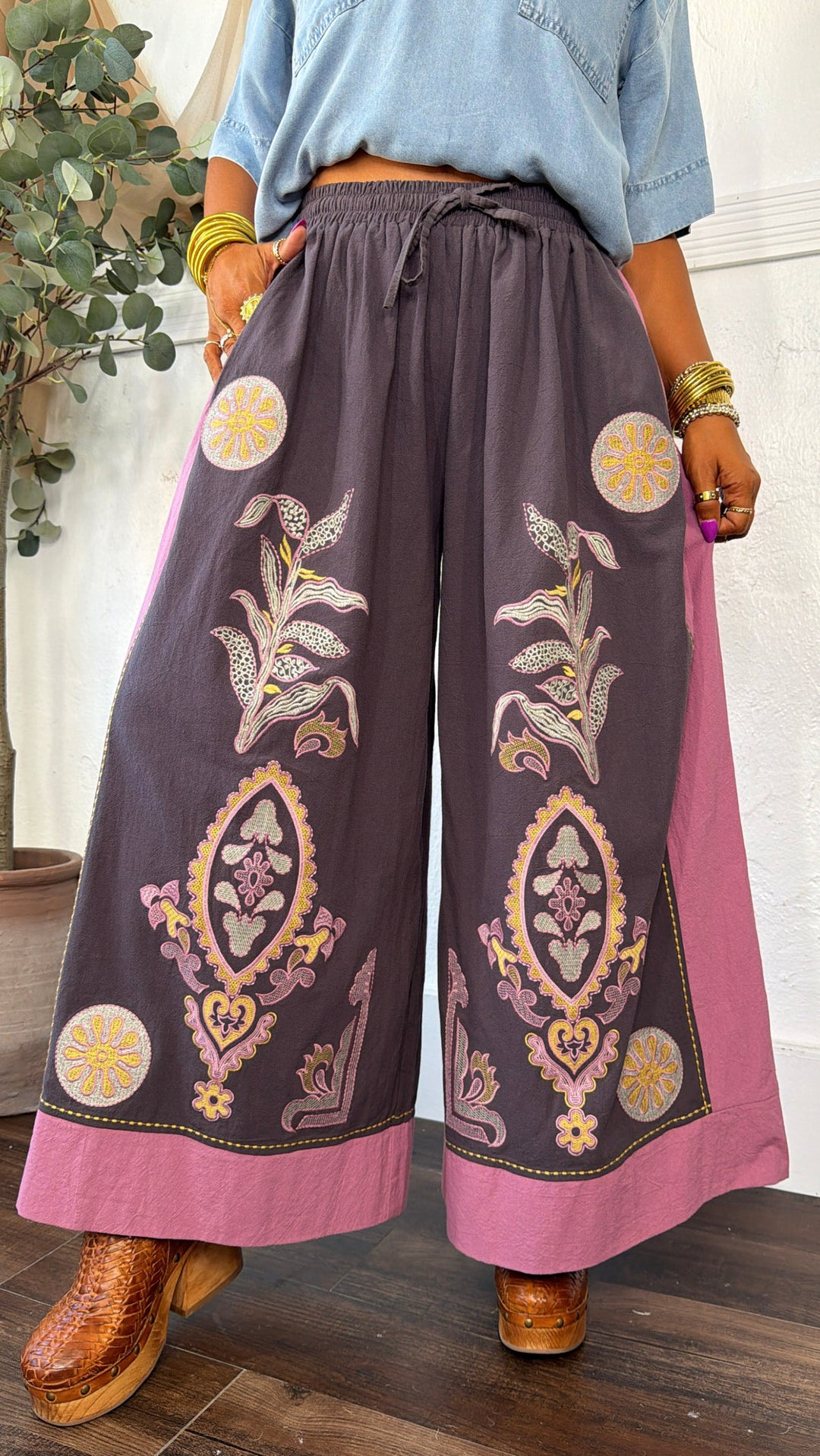 Olive Breeze Pants, Charcoal