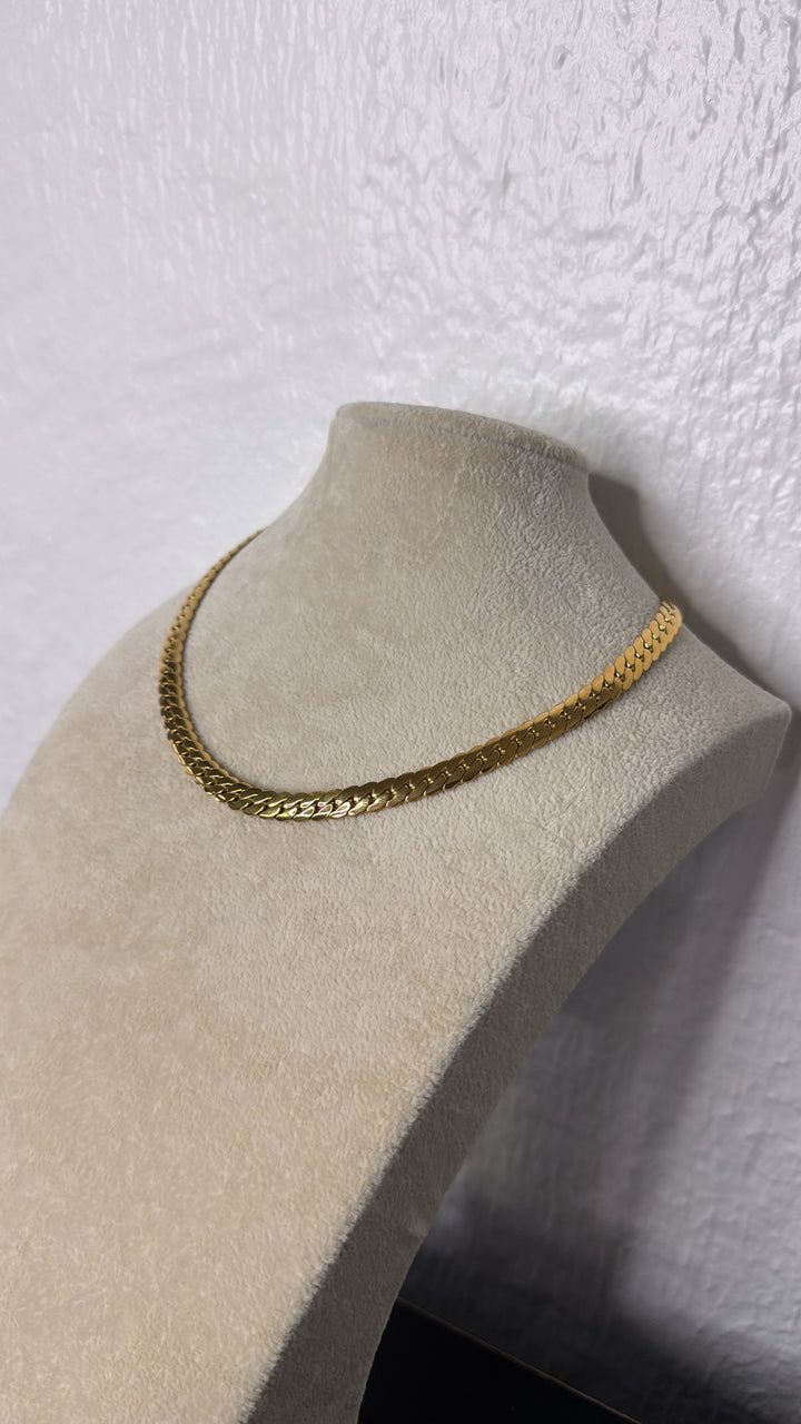 Thin Shiny Gold Necklace