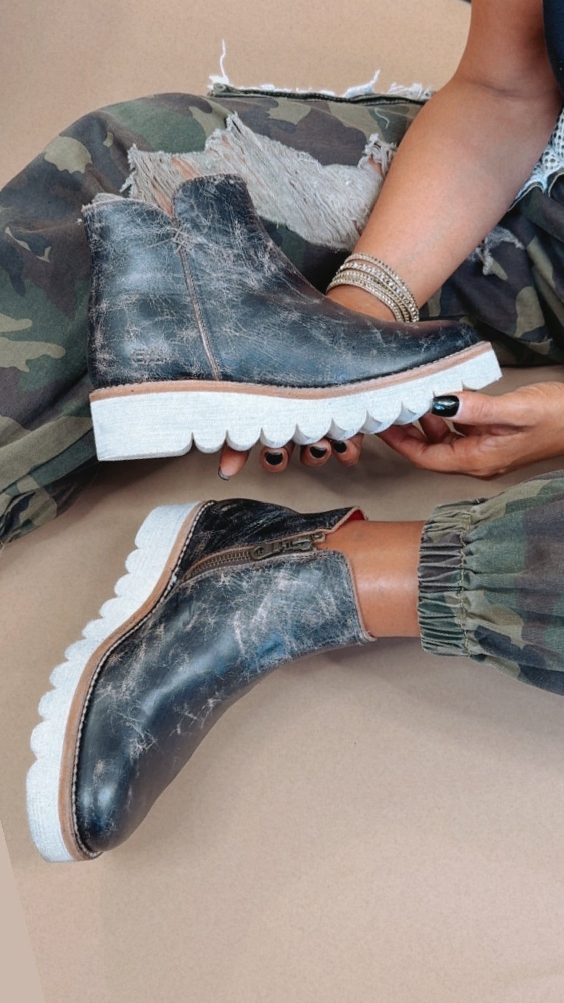 BedStu Lydyi, Black Lux – Everyday Chic Boutique