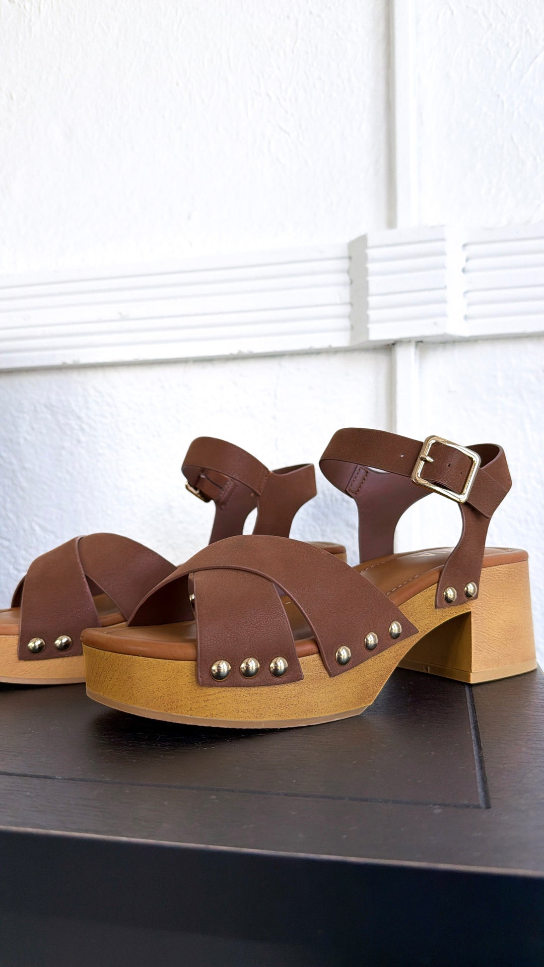 The Classic Stud Heel, Cognac