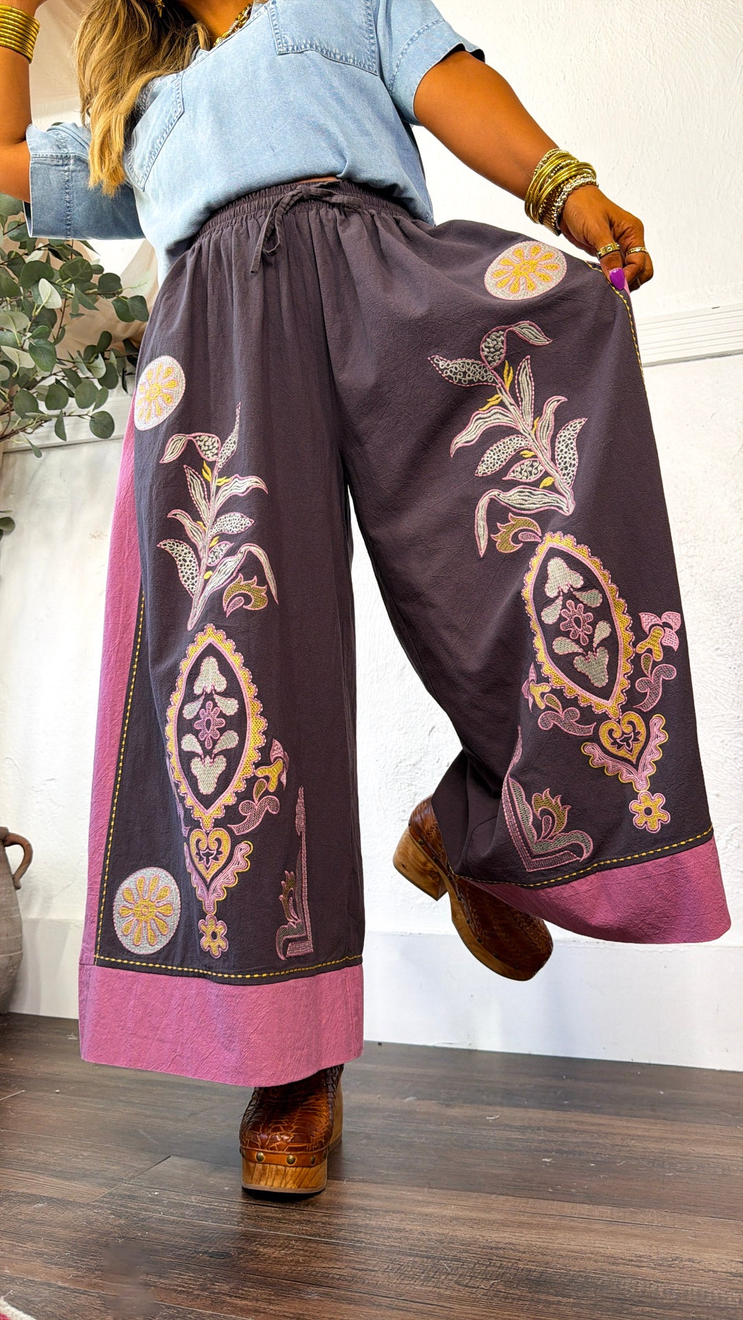 Olive Breeze Pants, Charcoal