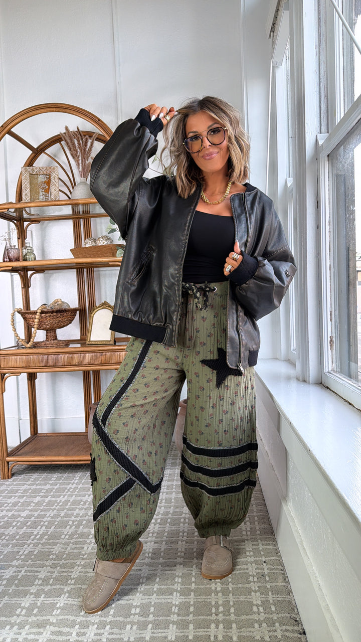 Sunlit Sol Barrel Jogger, Moss Green/ Black