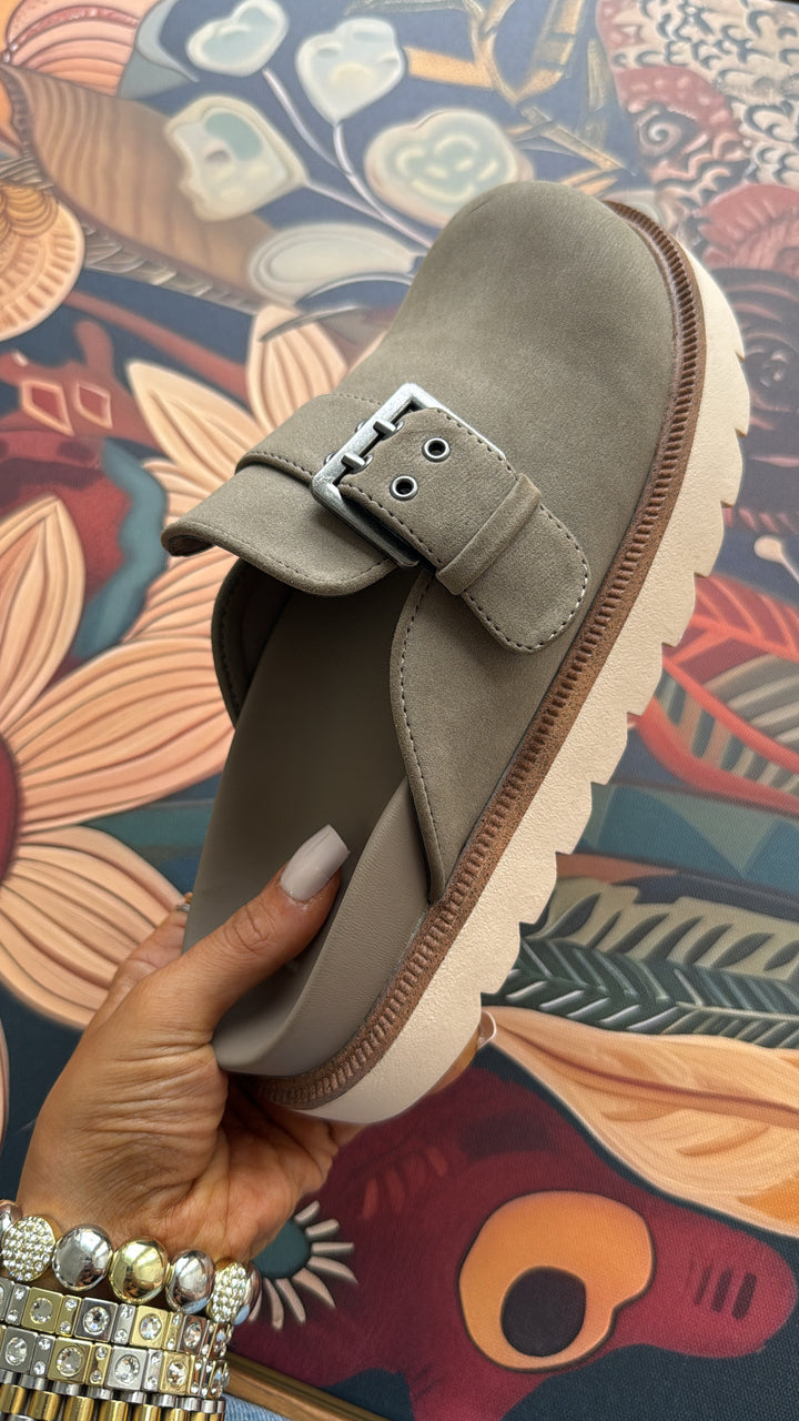 Mirewood Clogs, Taupe