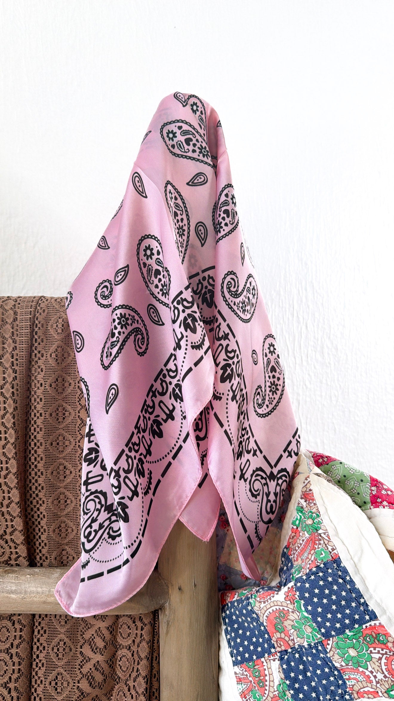 Corbin Paisely Twilly Scarf , LT. Pink – Everyday Chic Boutique