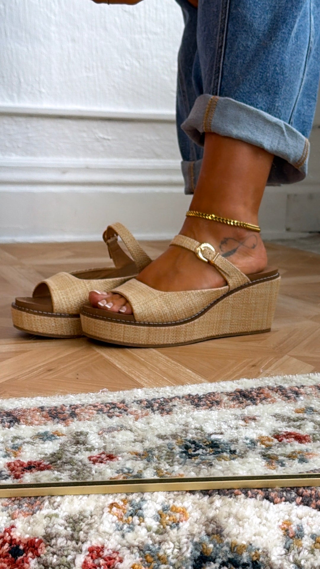 Best Cushion Basic Wedge Sandal, Raffia