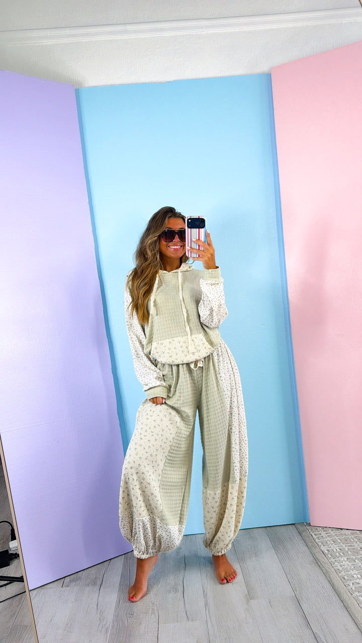 Weekend Essential Pants, Sage Multi